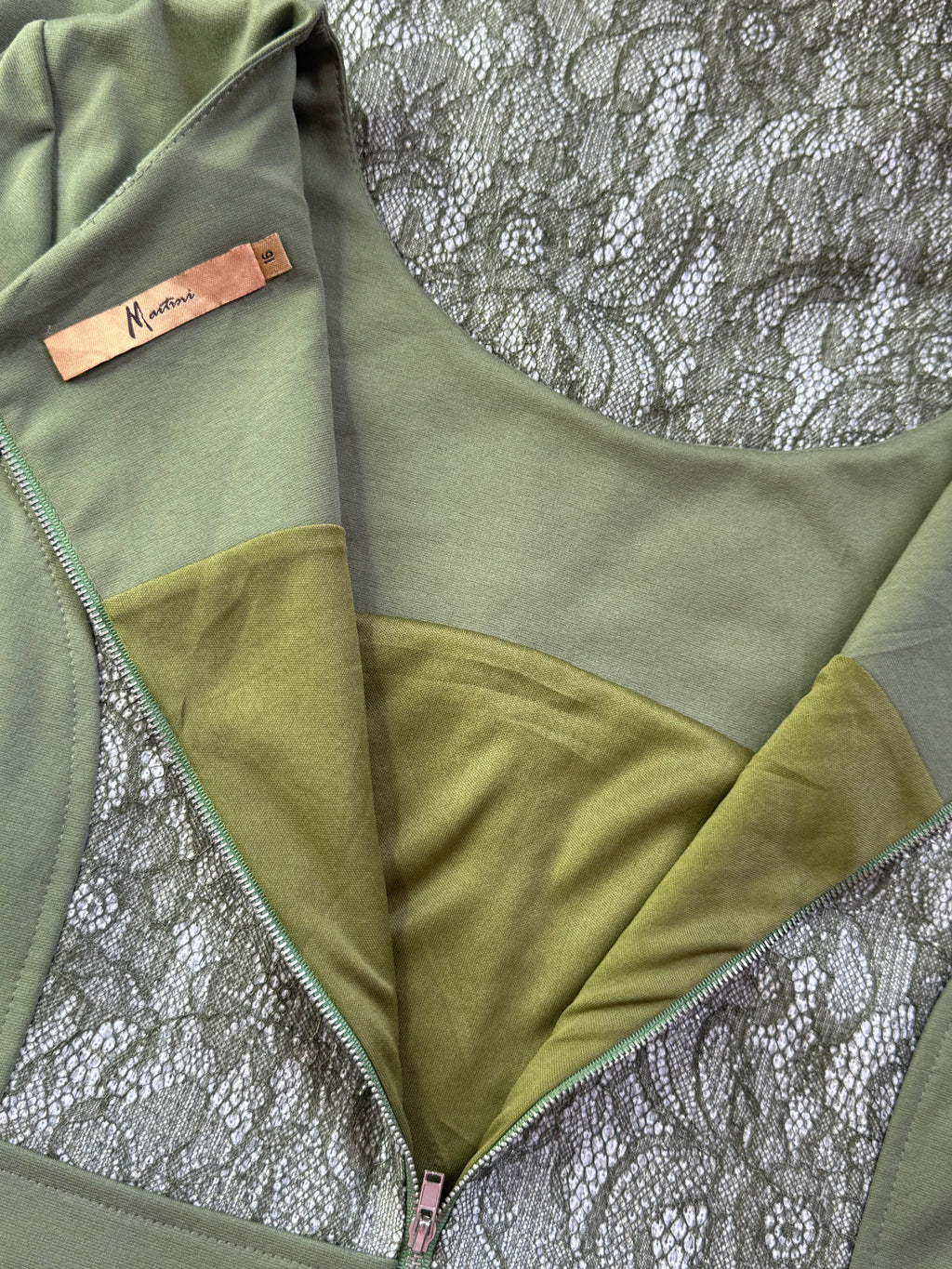 🌿 Chic Comfort: Martini Lace Panel Dress (UK 16)