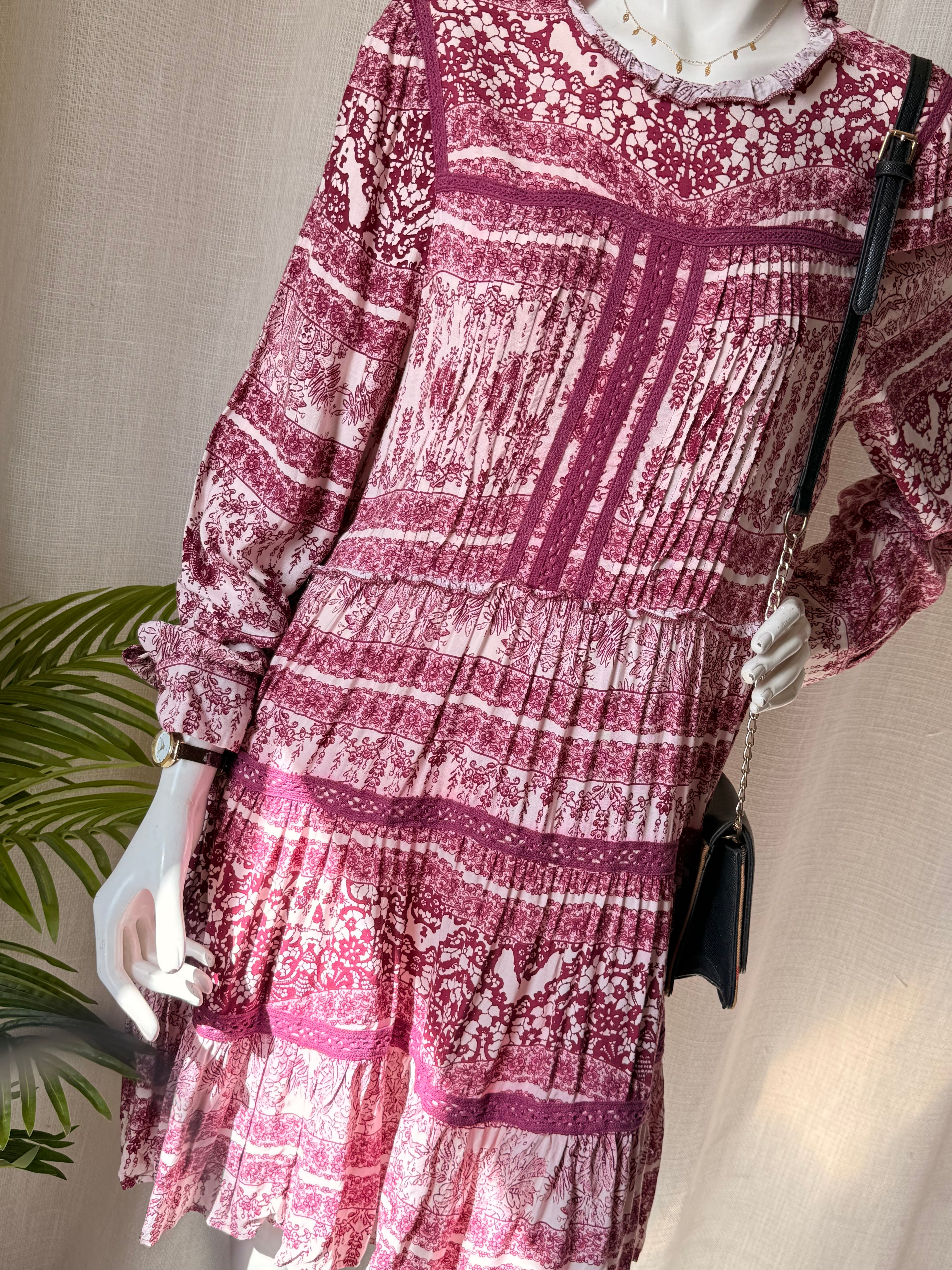 Janse Boho Tiered Mini Dress - Berry Pink Floral with Lace Detail - Size M/L