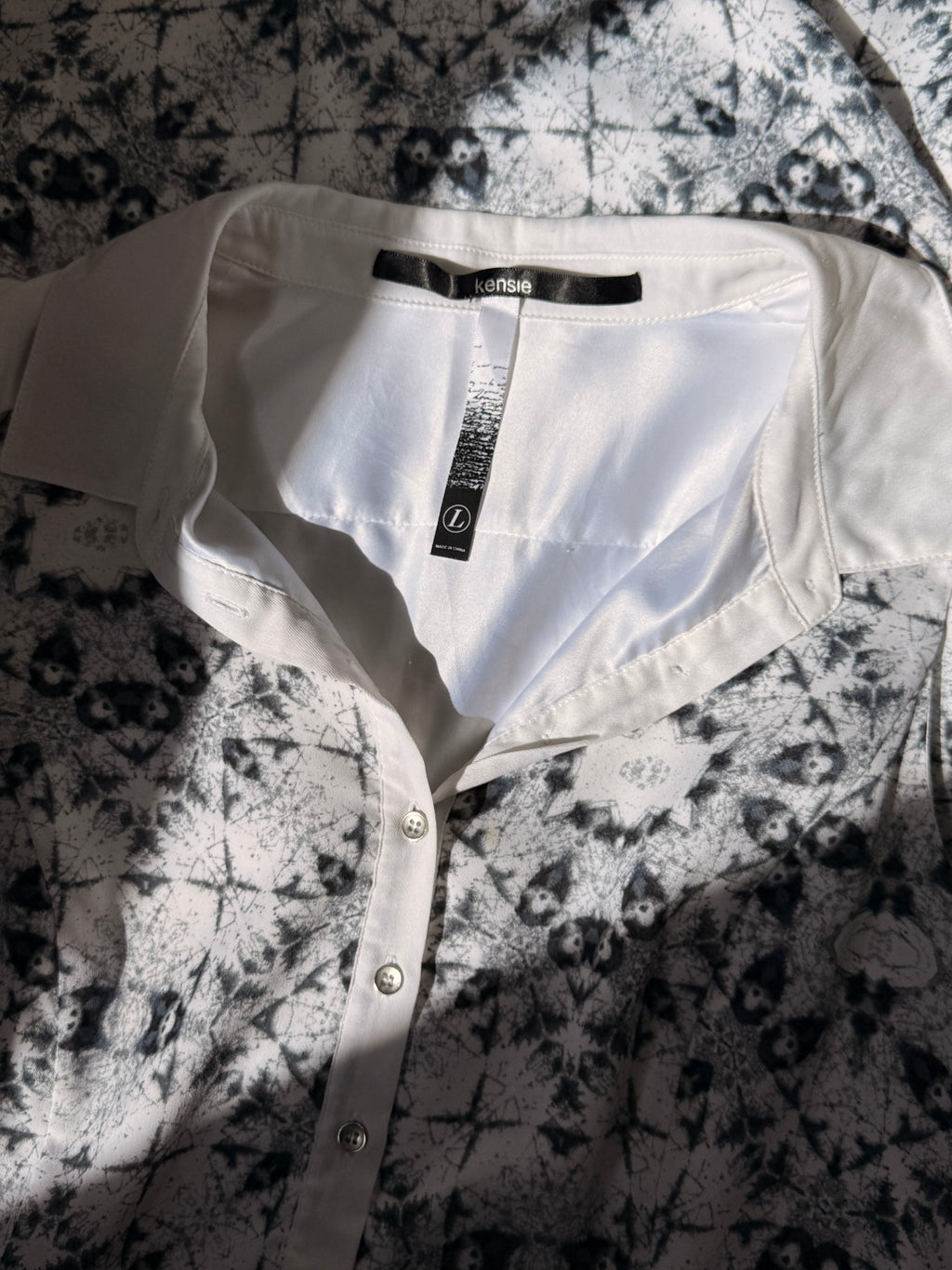 Kensie Monochrome Kaleidoscope Print Sleeveless Shirtdress - Size Large - Collared Mini