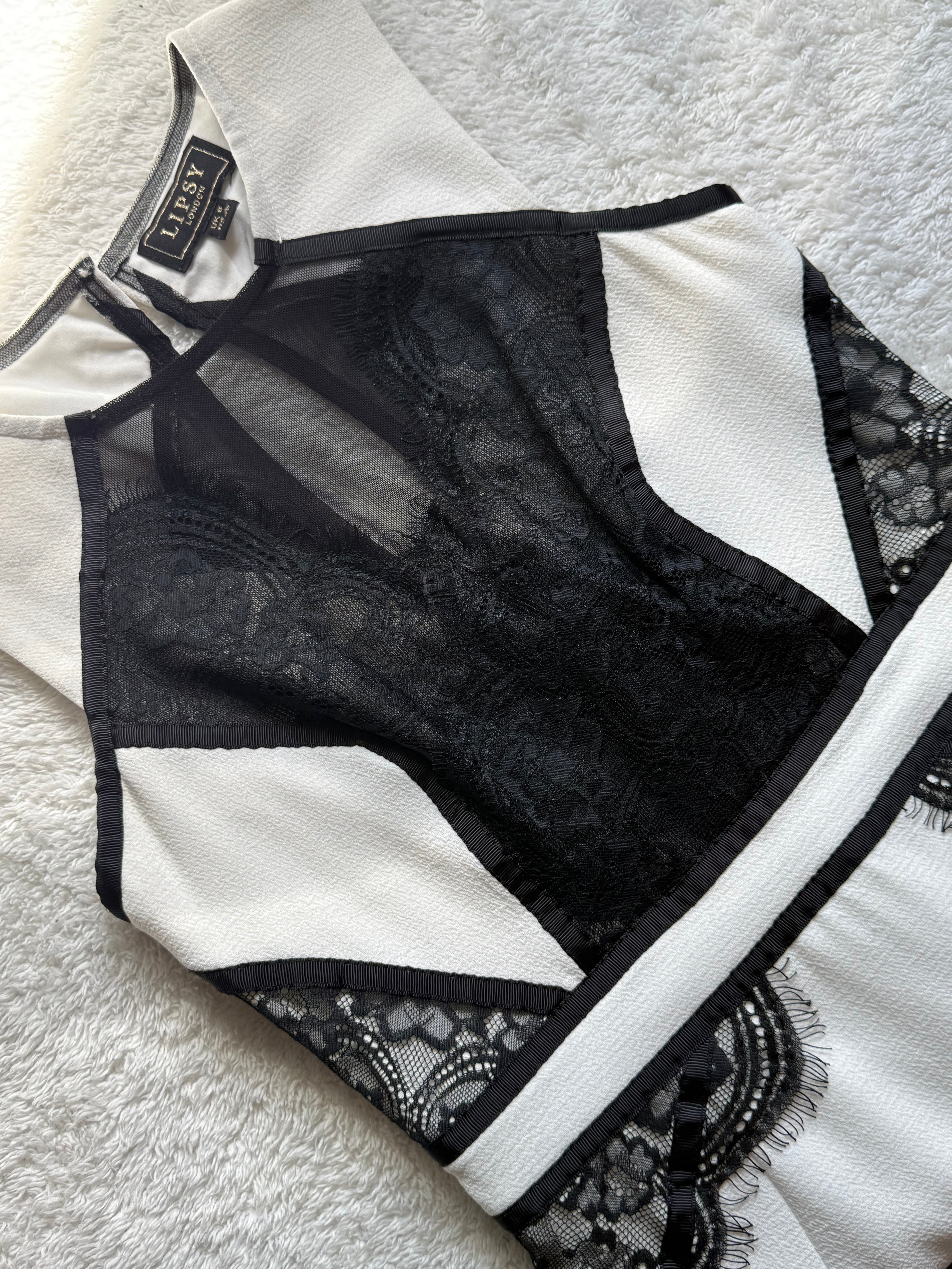 💖 Glamour for Less: LIPSY LONDON Lace Sheath Dress