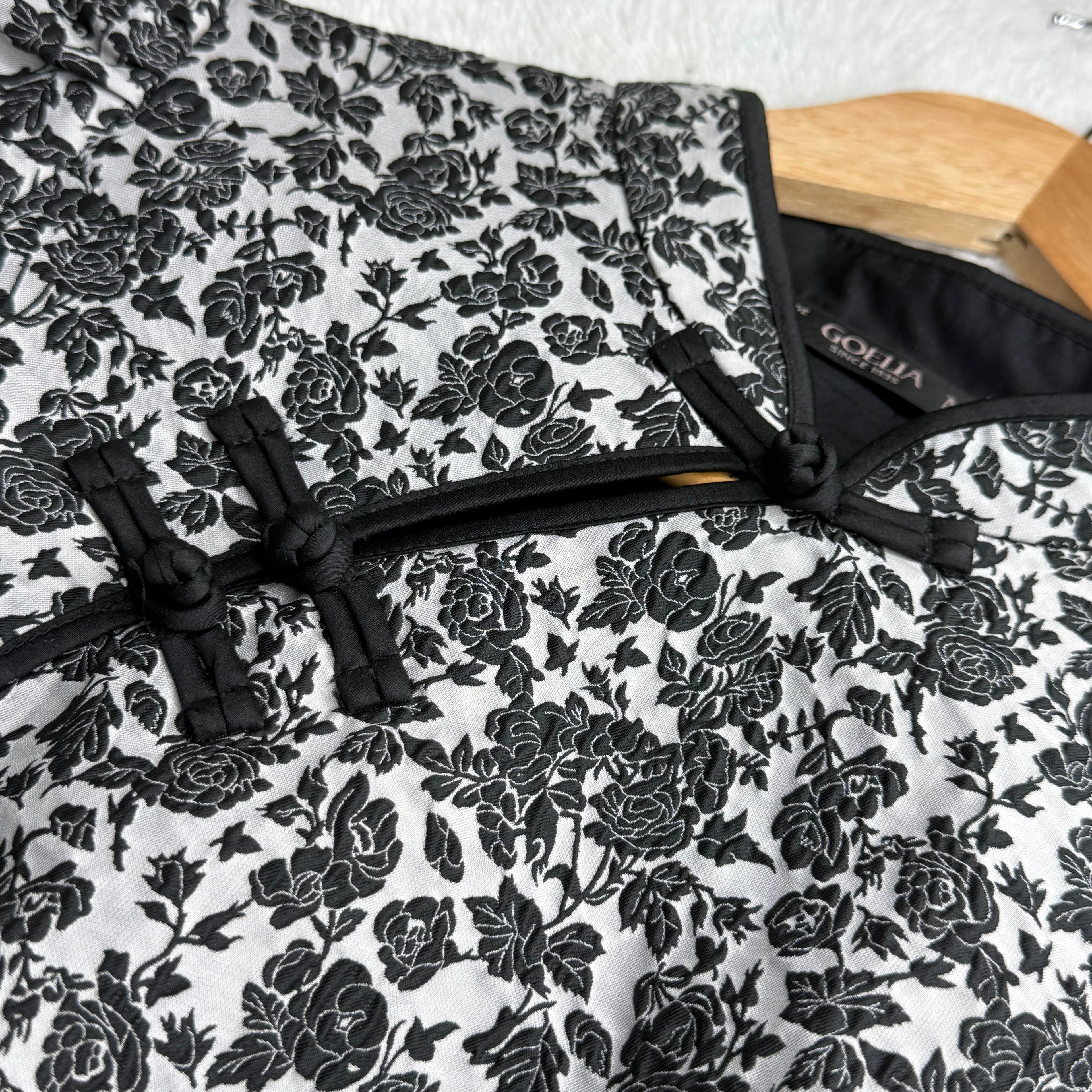 Goelia Black and White Floral Dress (Like New)