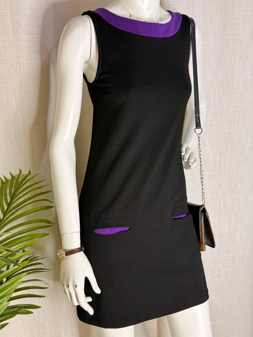 PROMOD Retro Color-Block Trim Sleeveless Shift Dress - Black & Purple (Size S / M)