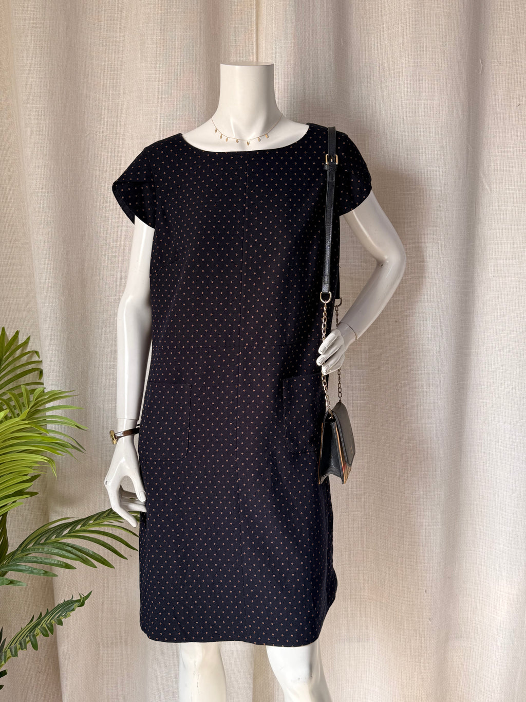 NEXT TAILORING Black & Gold Geometric Printed Shift Dress – Size UK 16 / EU 44 | Smart Workwear & Occasion Dress
