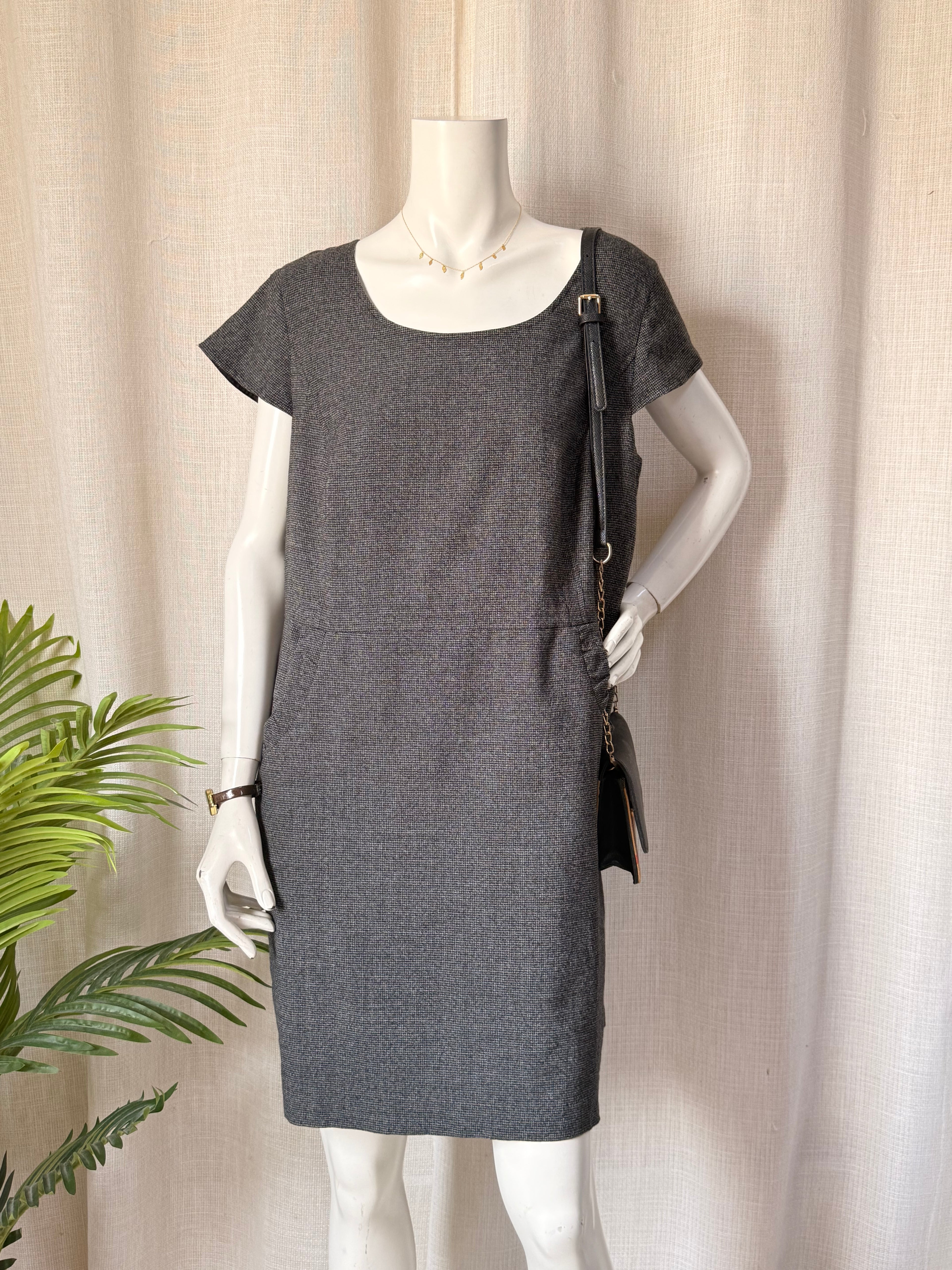 Papaya Grey Textured Shift Dress with Pockets – UK 20 | Plus Size | Office Wear