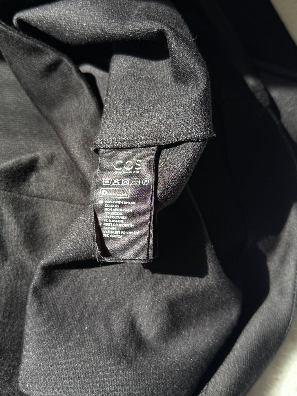 COS Black Long-Sleeve Fit-and-Flare Dress | EUR S (Preloved)