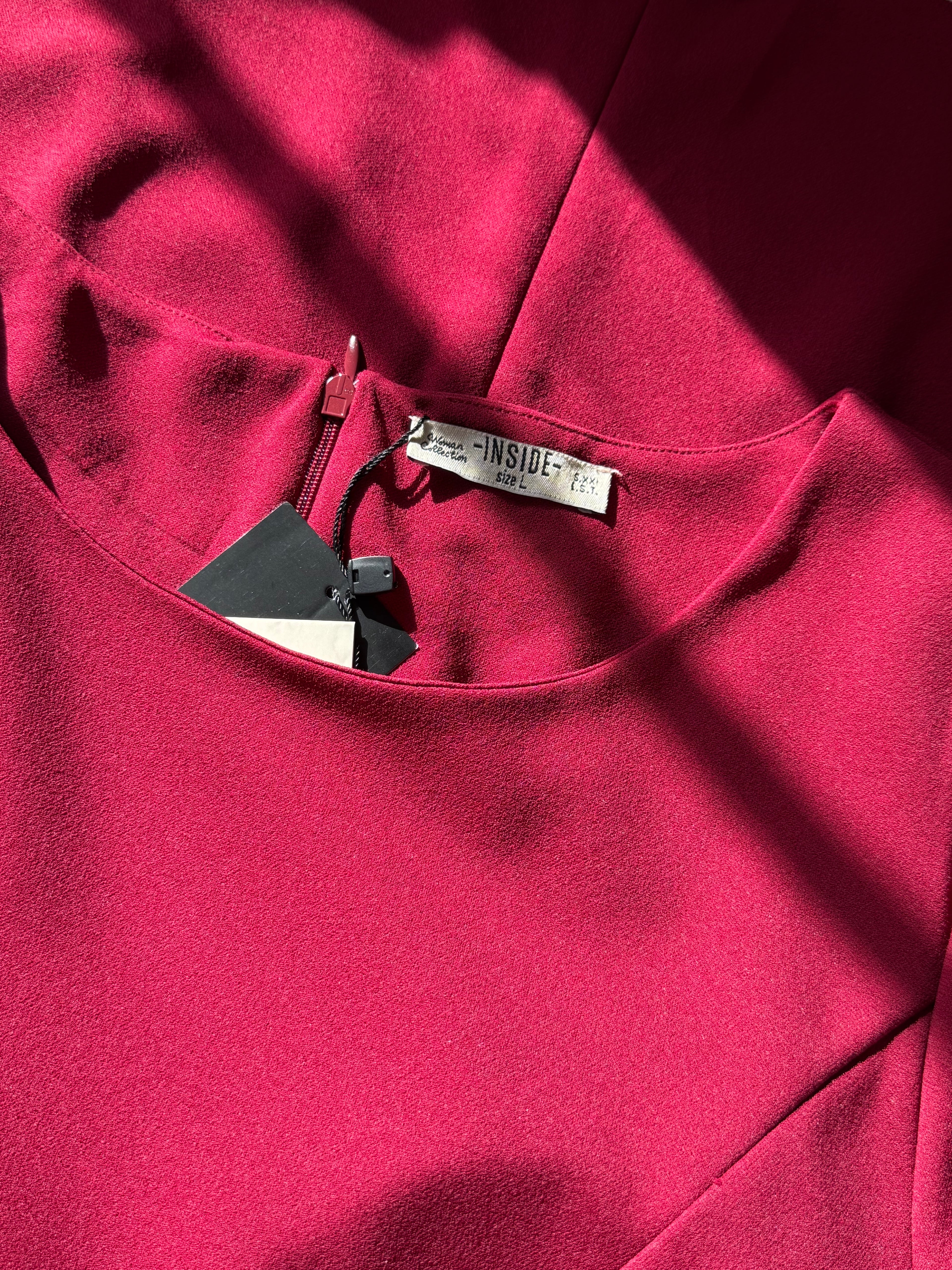 WITH TAG Distinctive Preloved INSIDE Dress with Sleeve Detail - Large, 40 AED!