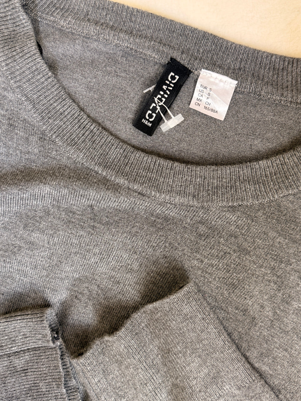 كنزة H&M ديفايدد رمادية بياقة مستديرة | صغير