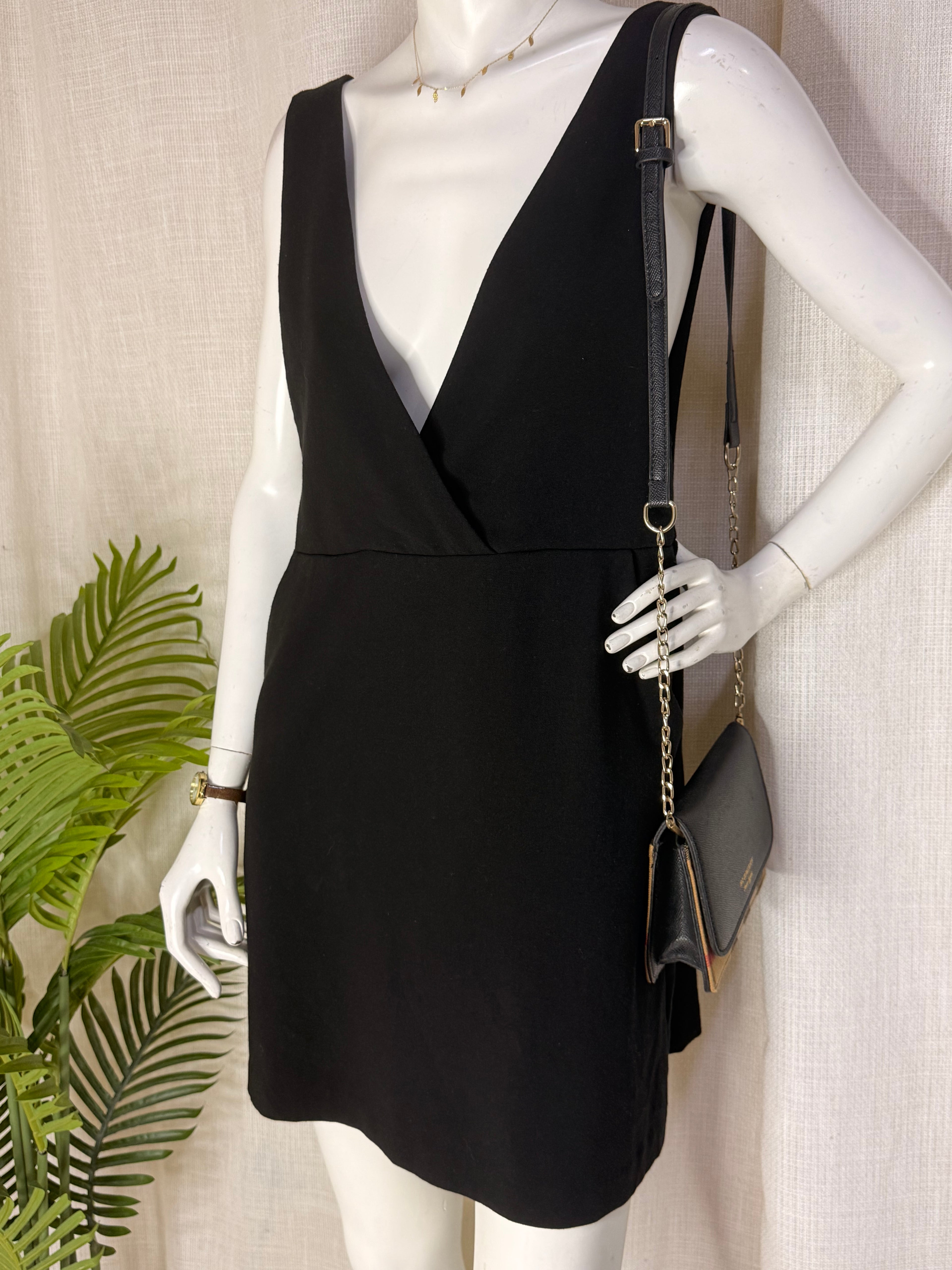 H&M Black V-Neck Sleeveless Wrap Mini Dress – Size US 12 / EUR 42