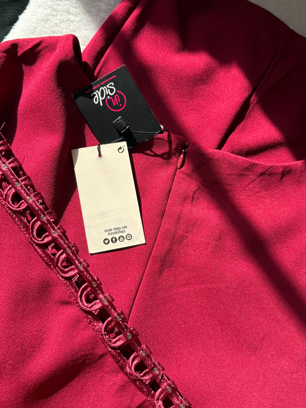 WITH TAG Distinctive Preloved INSIDE Dress with Sleeve Detail - Large, 40 AED!