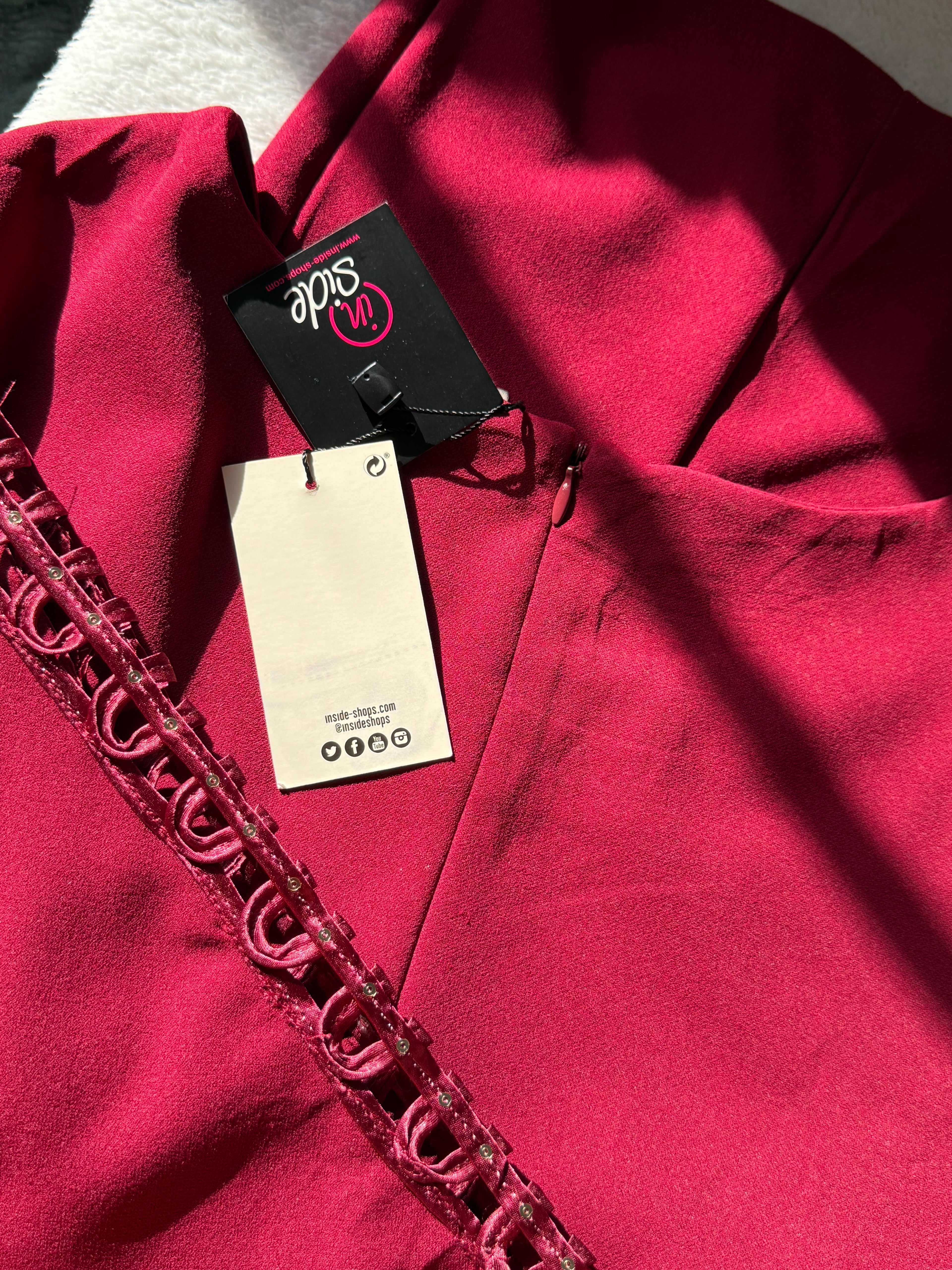 WITH TAG Distinctive Preloved INSIDE Dress with Sleeve Detail - Large, 40 AED!