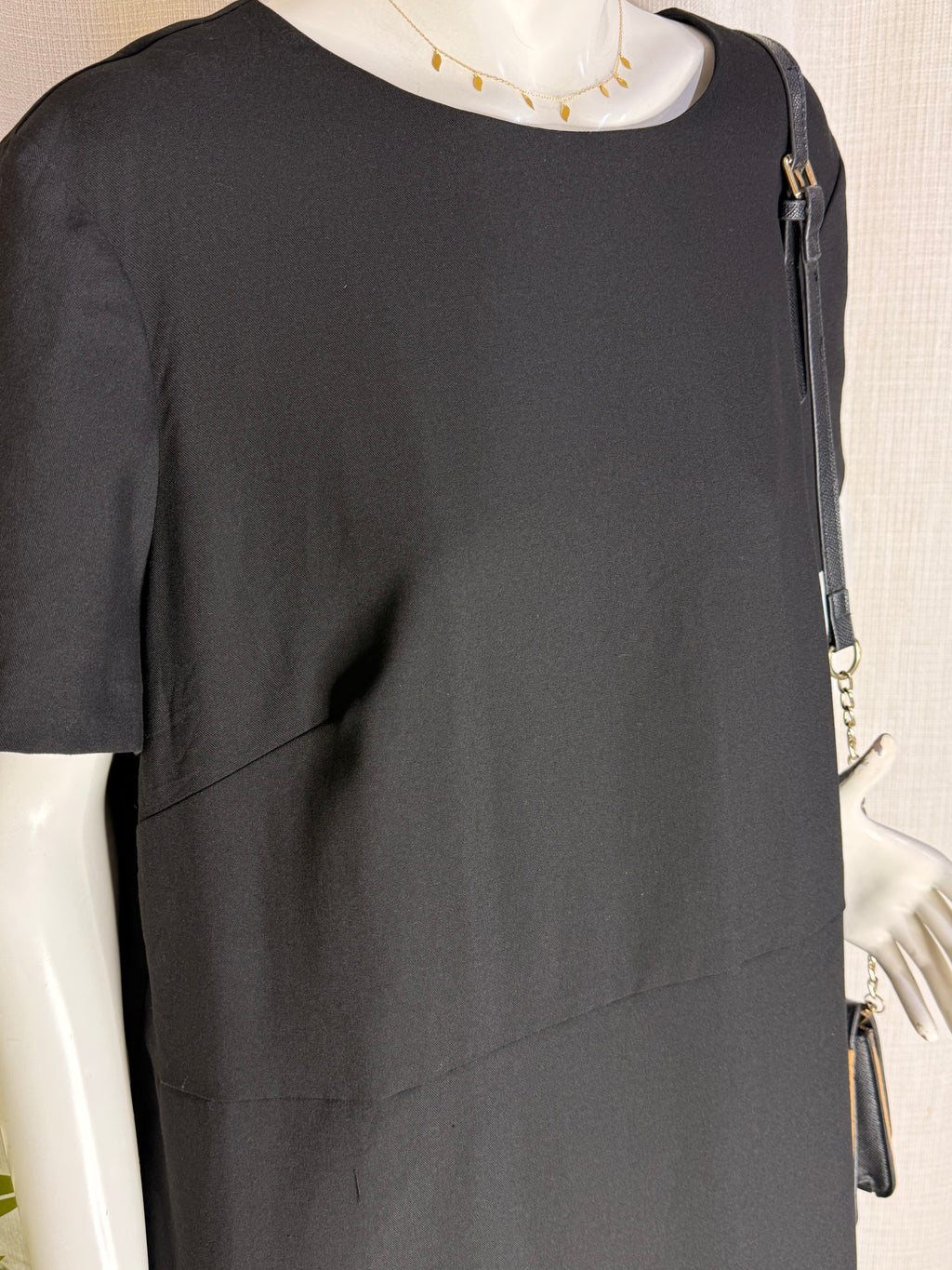 NEXT TAILORING Classic Short-Sleeve Shift Dress - Plus Size Curve (Size UK 22)