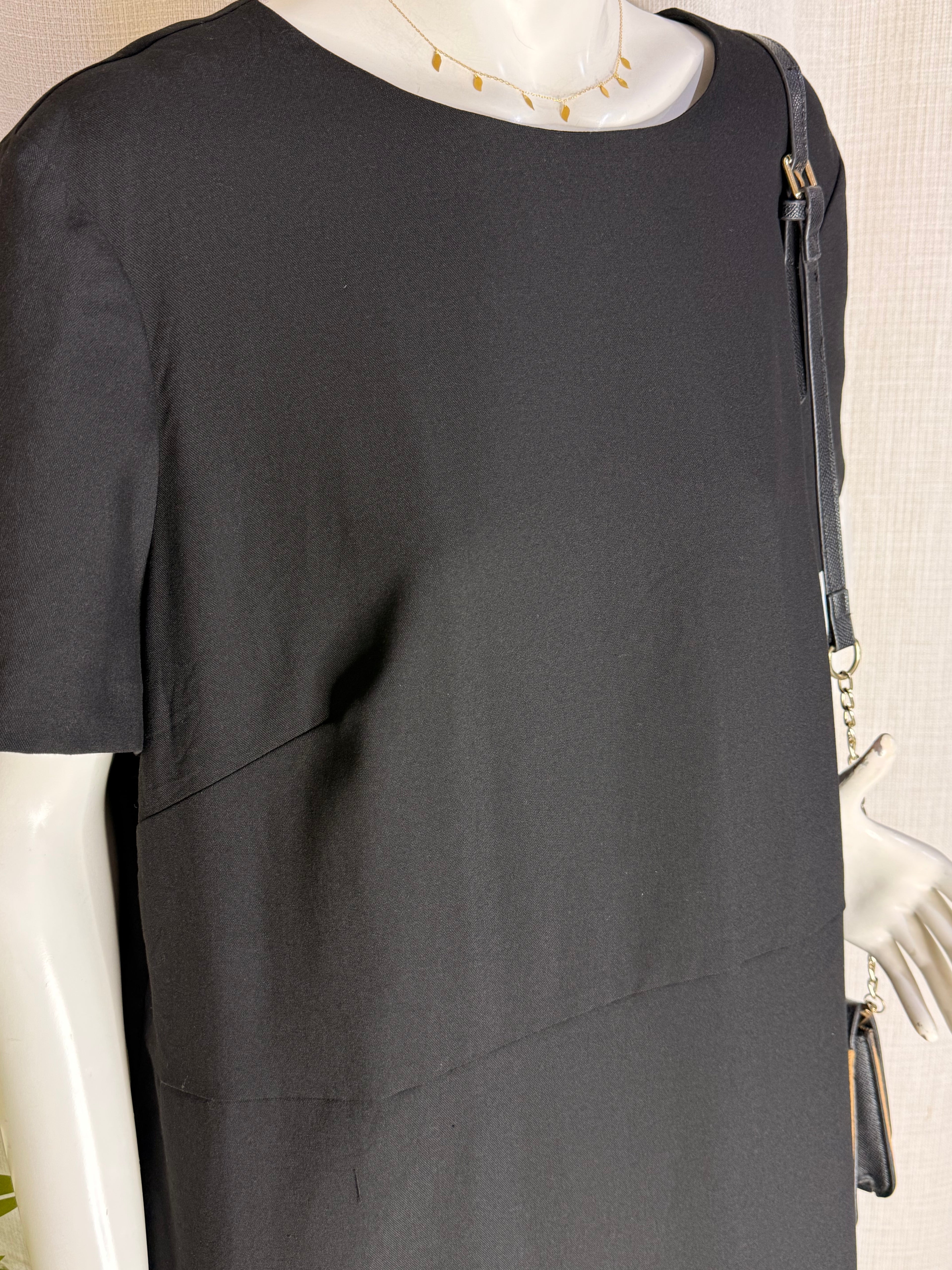 NEXT TAILORING Classic Short-Sleeve Shift Dress - Plus Size Curve (Size UK 22)