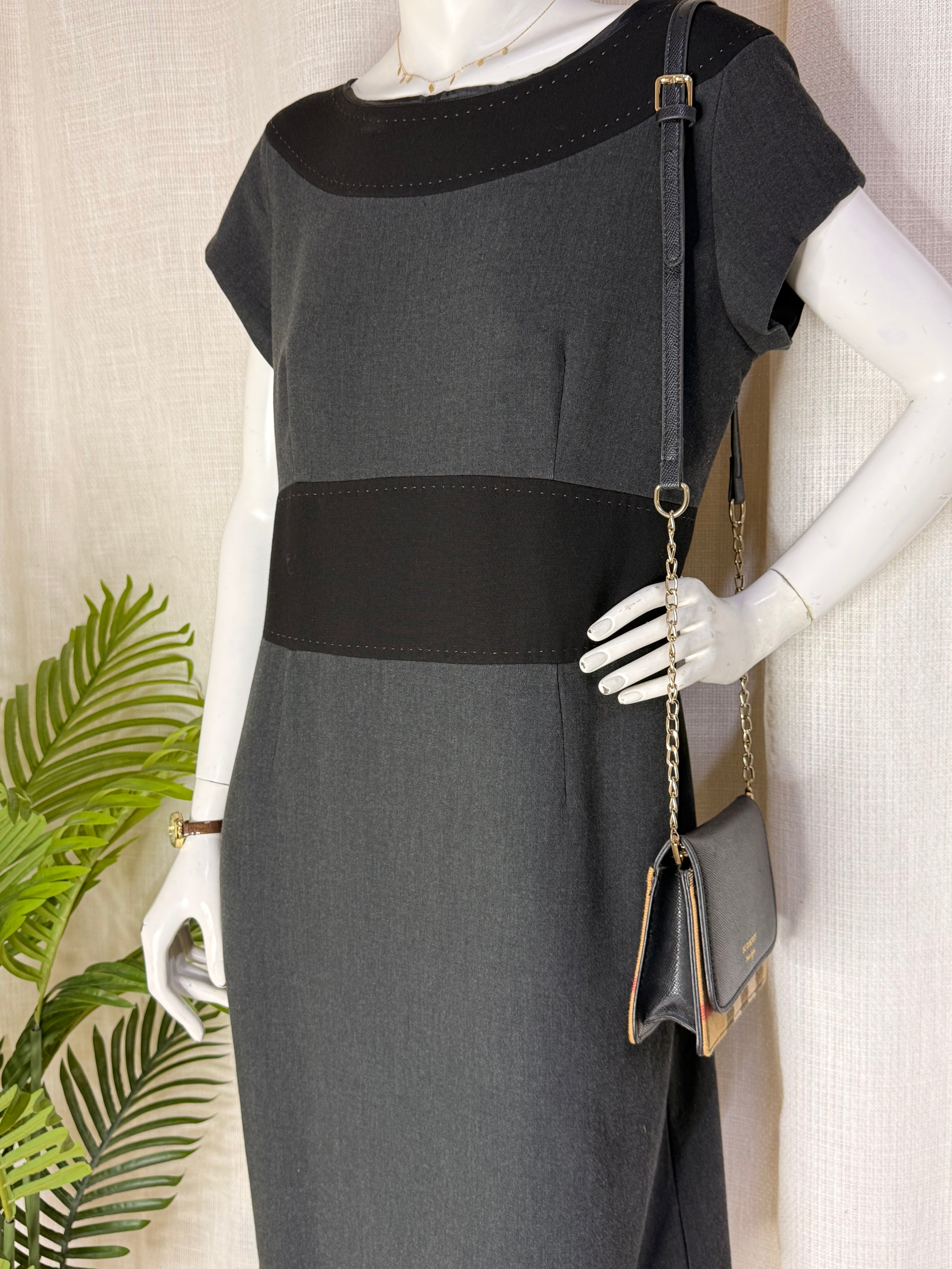 Laura Ashley Grey & Black Colorblock Corporate Sheath Dress – Size UK 16 / US 12 (Good Condition)