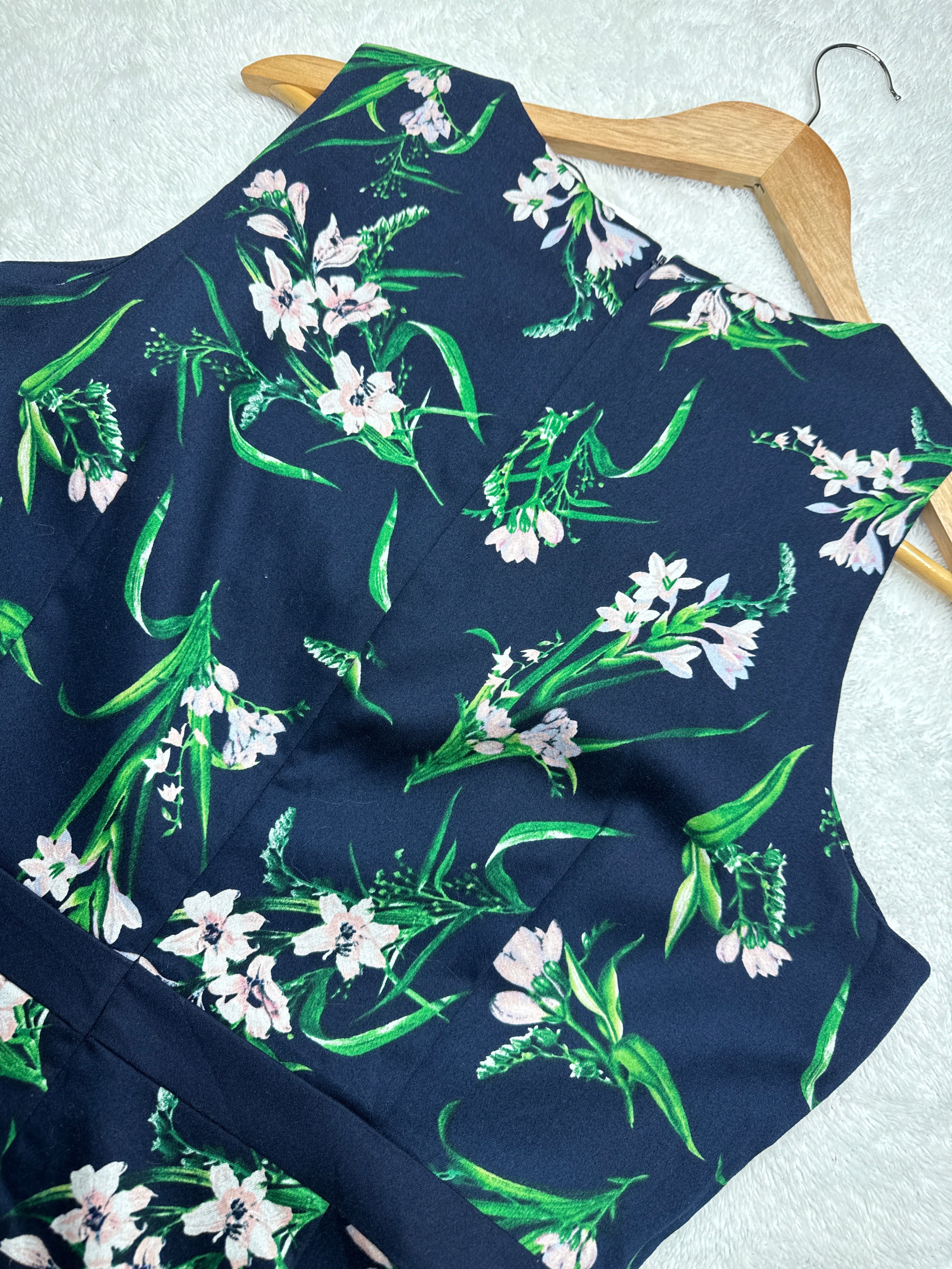 Chic Navy Floral Sleeveless Dress with Belt