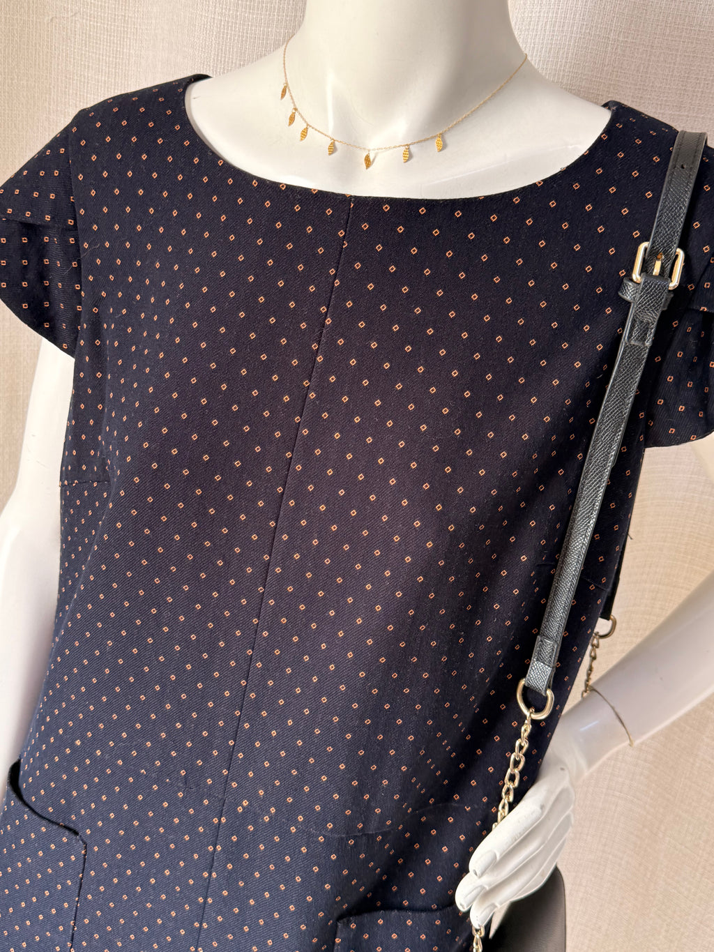 NEXT TAILORING Black & Gold Geometric Printed Shift Dress – Size UK 16 / EU 44 | Smart Workwear & Occasion Dress