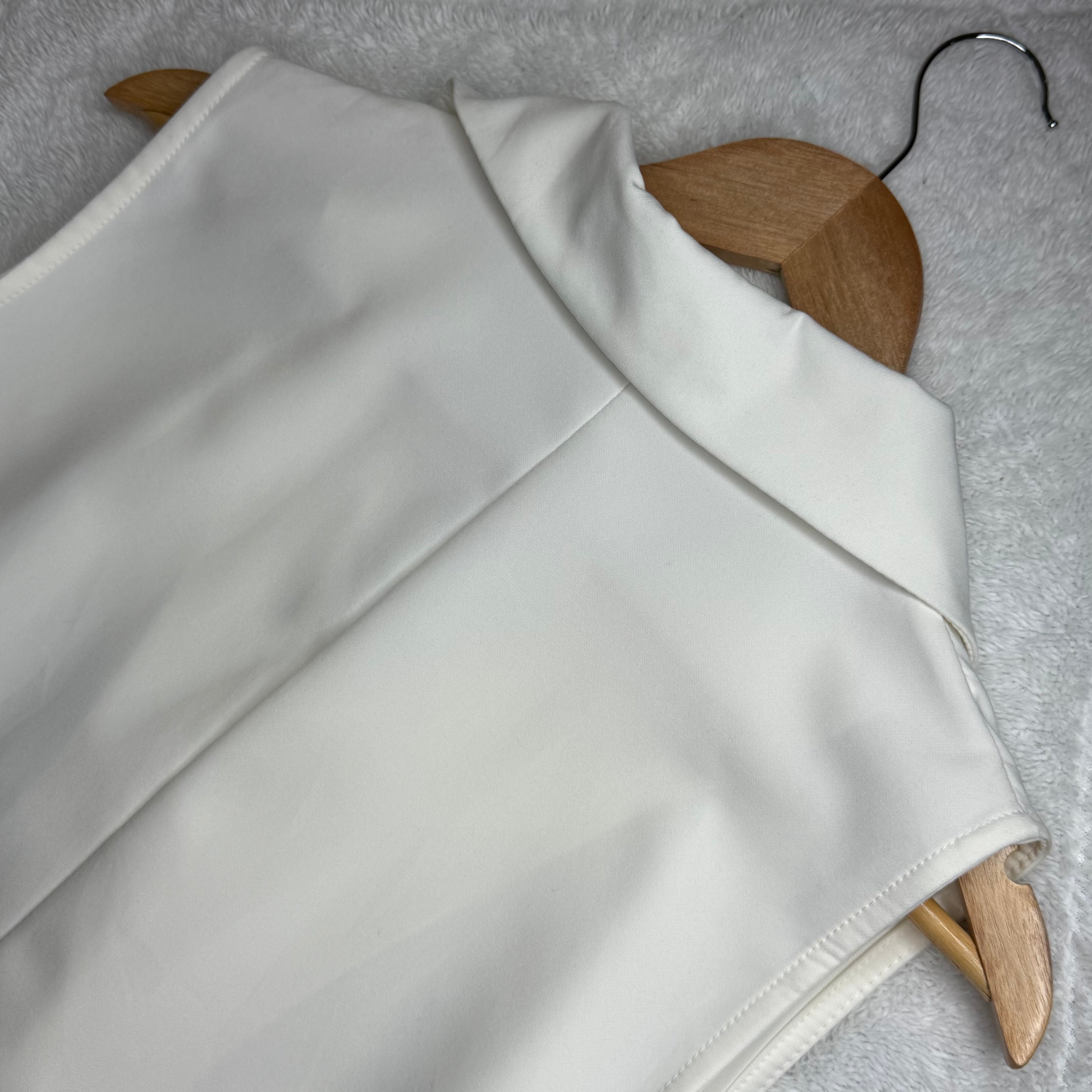 Boohoo White Sleeveless Blazer Dress with Belt