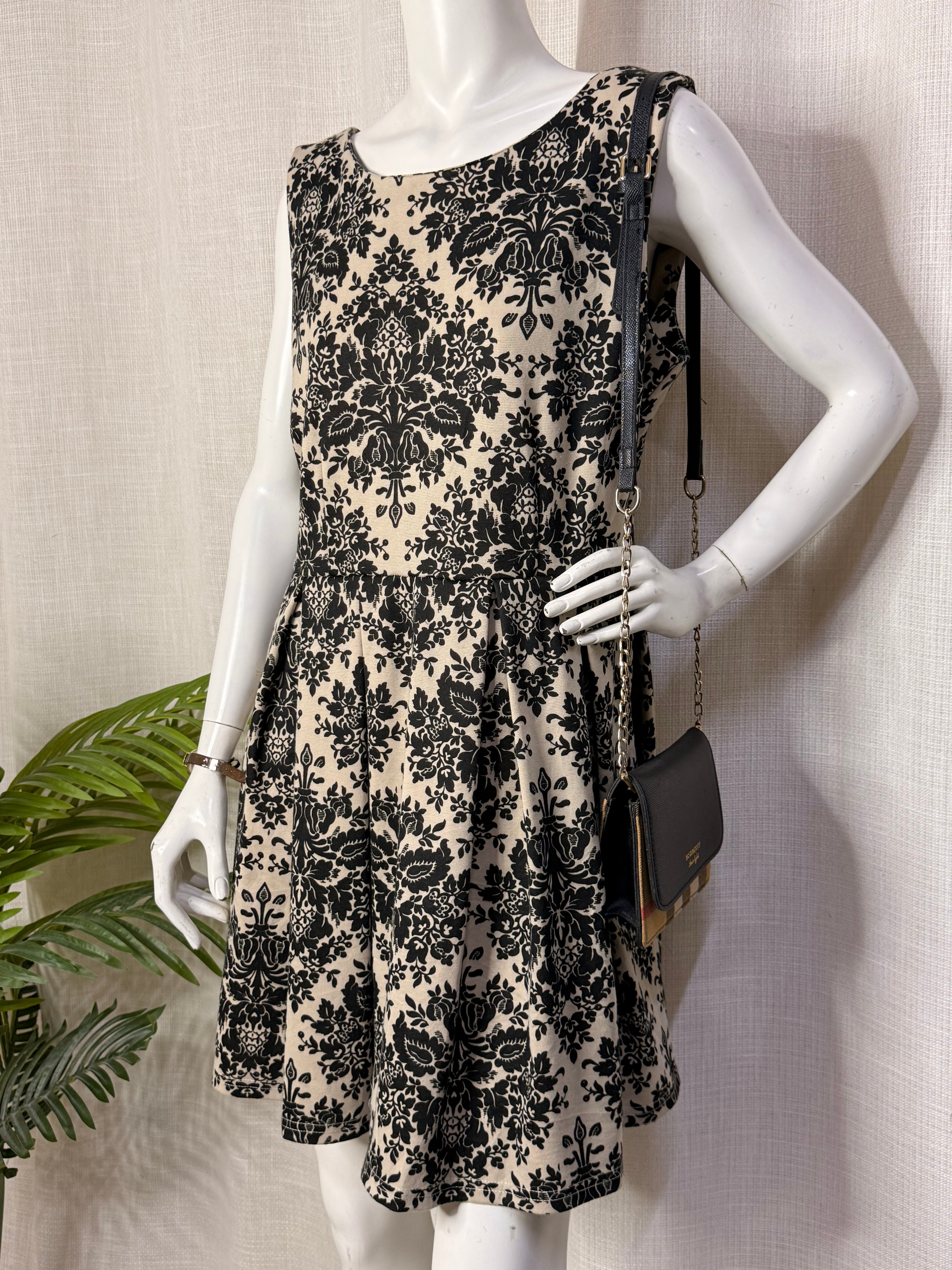 Caroline Morgan Black & Beige Damask Floral skater Dress - Size AU/UK 16 - XL