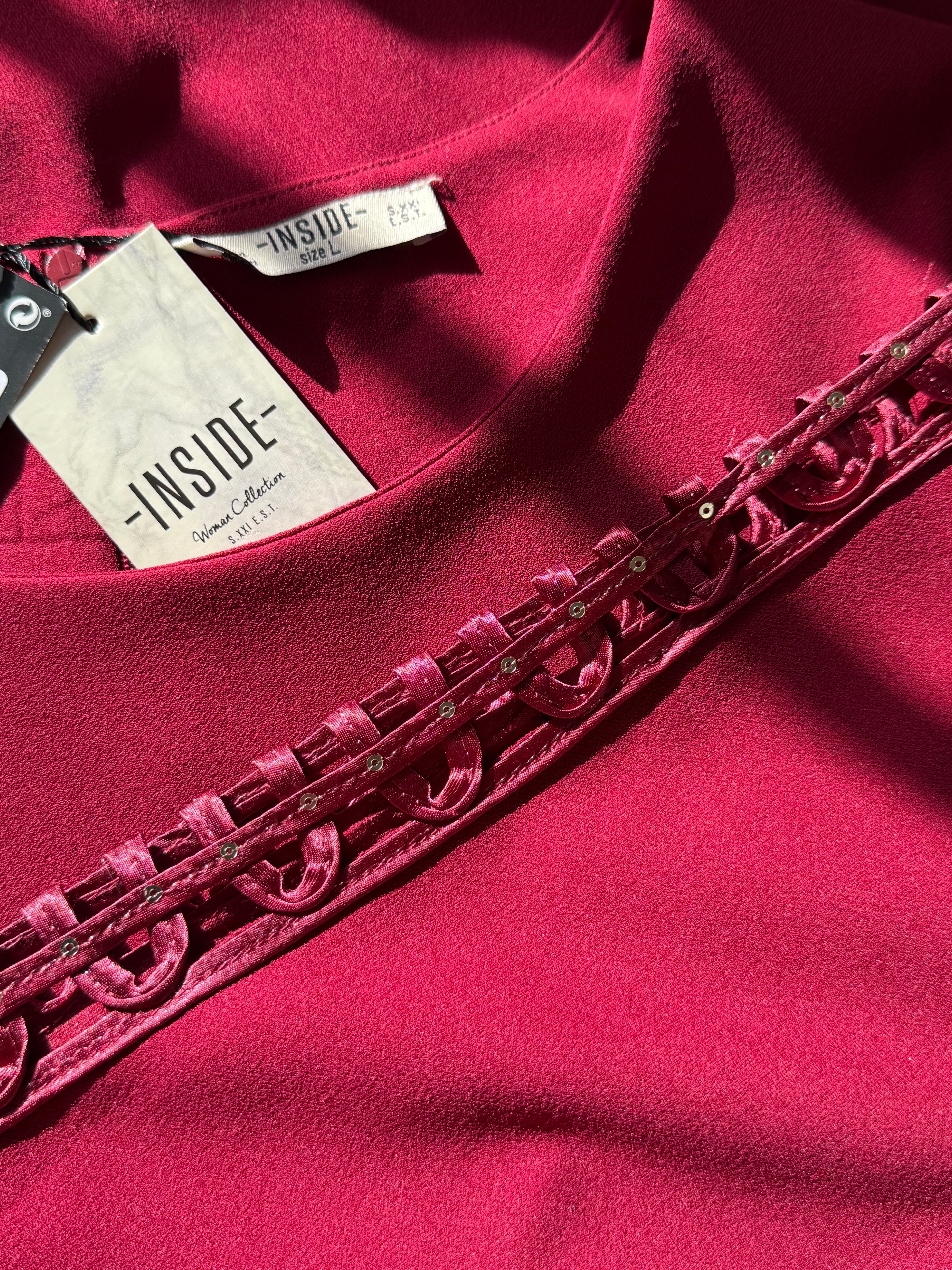 WITH TAG Distinctive Preloved INSIDE Dress with Sleeve Detail - Large, 40 AED!