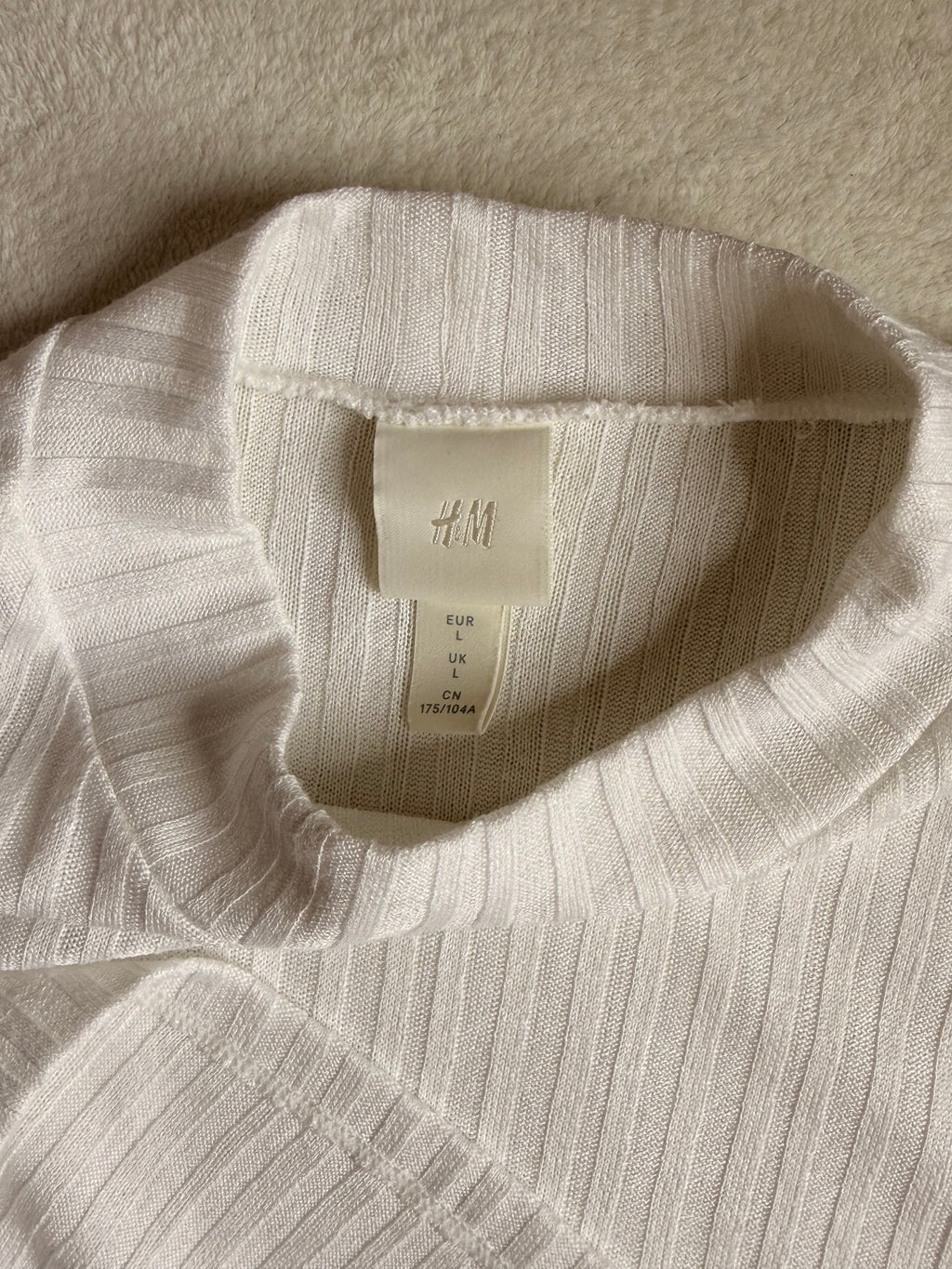 H&M White Ribbed Mock Neck Short Sleeve Top - Size Large
