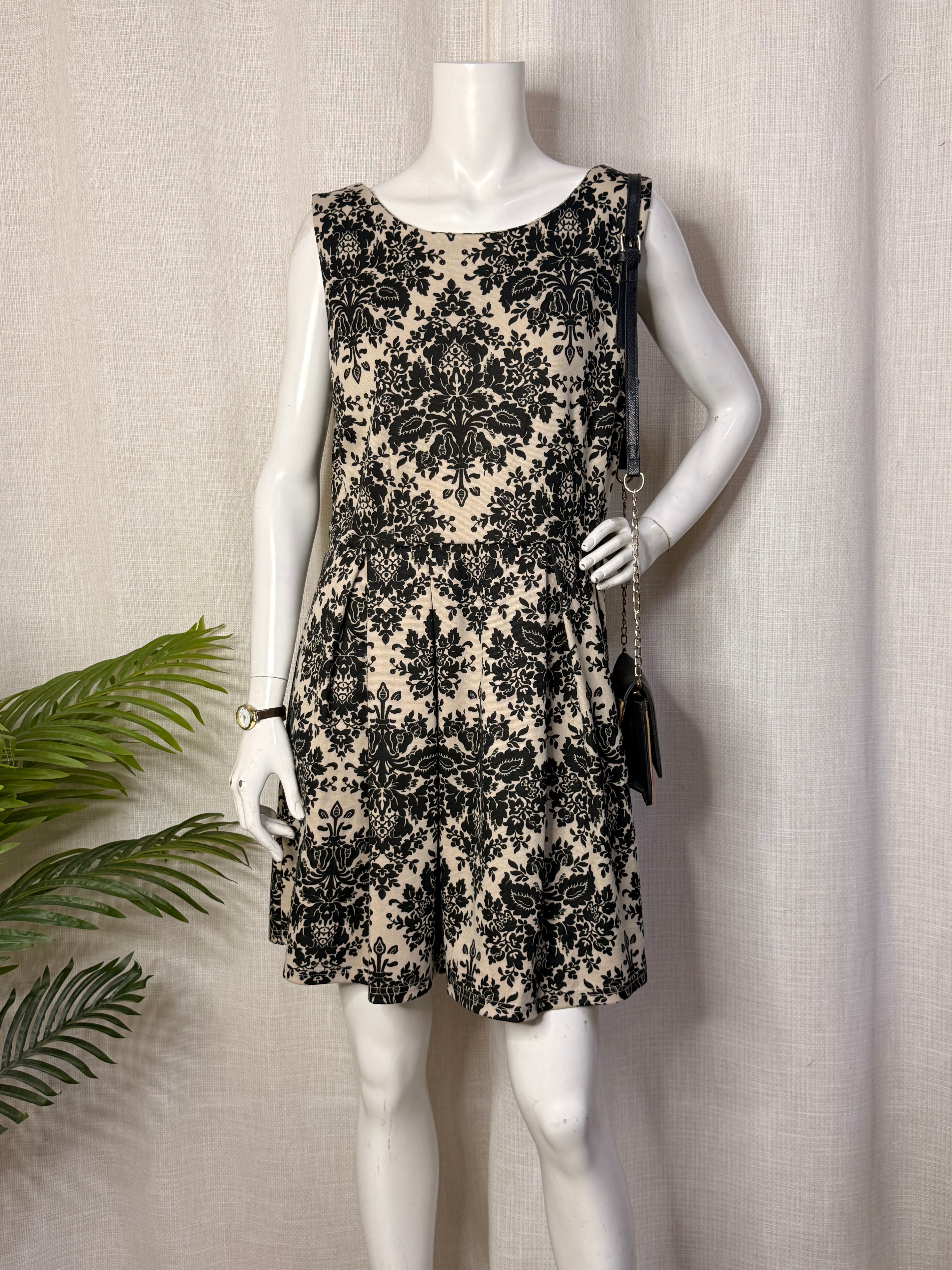 Caroline Morgan Black & Beige Damask Floral skater Dress - Size AU/UK 16 - XL