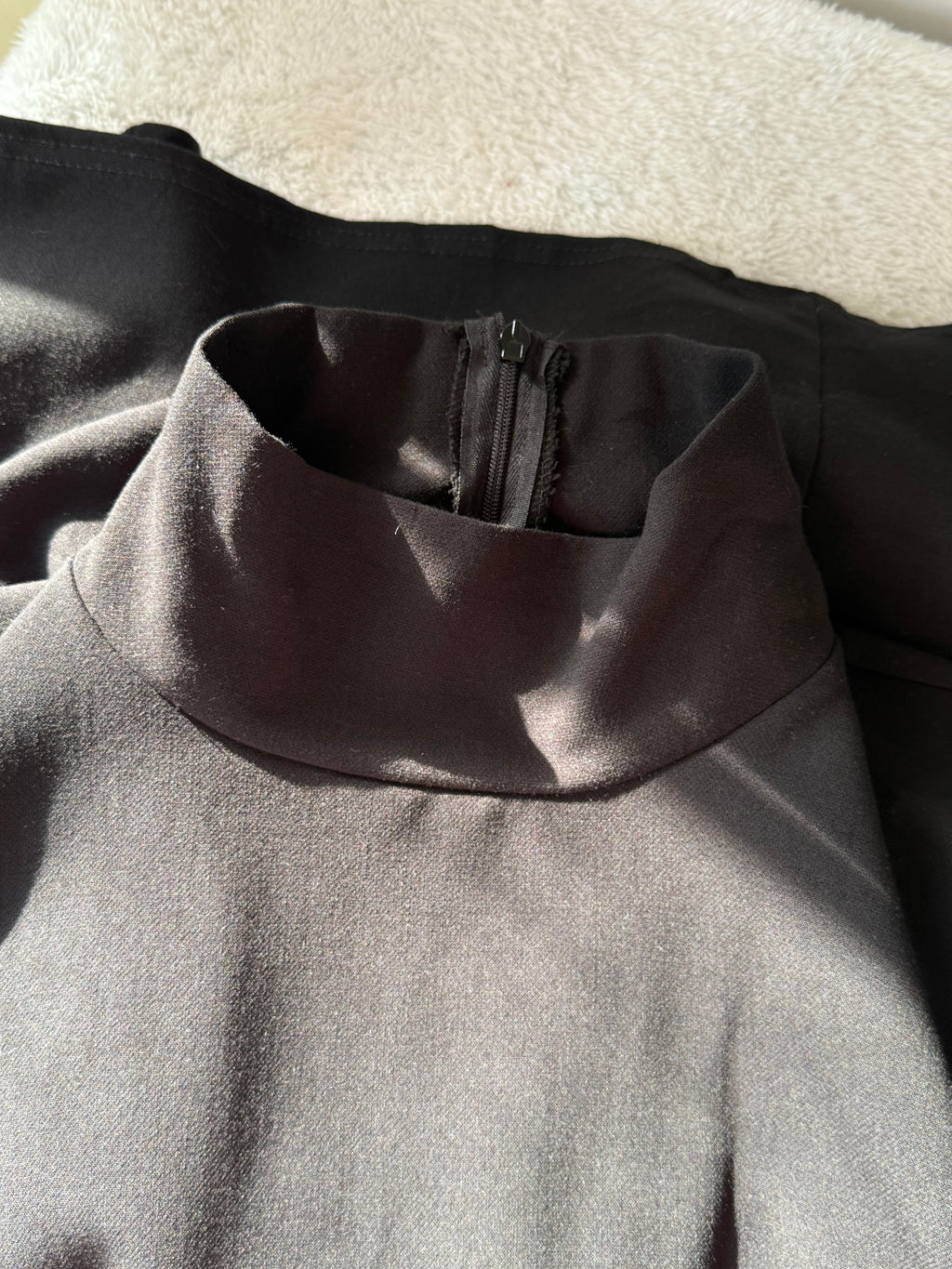 PrettyLittleThing Black High-Neck Tie-Waist Dress | UK 10 (Preloved)