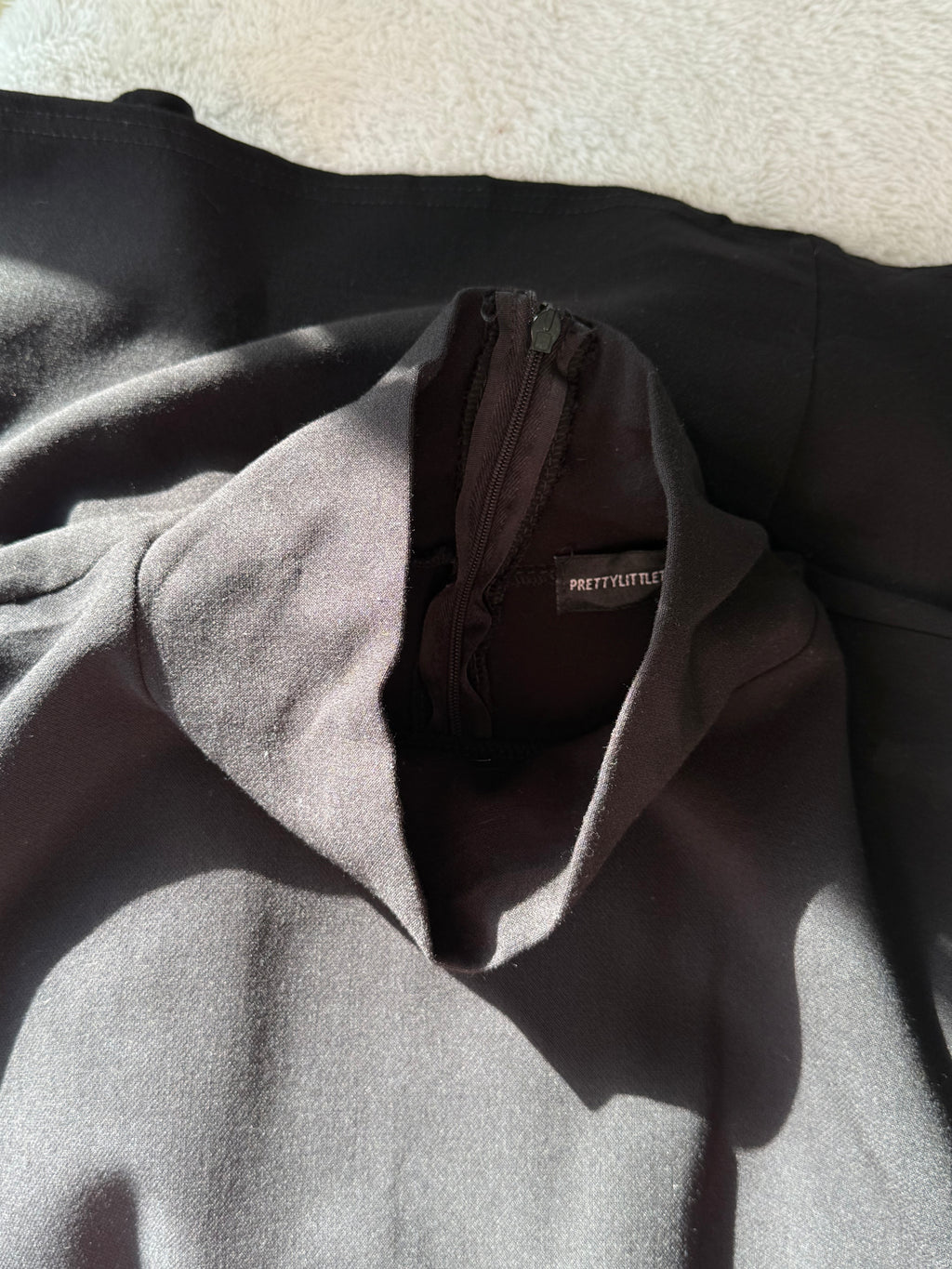 PrettyLittleThing Black High-Neck Tie-Waist Dress | UK 10 (Preloved)