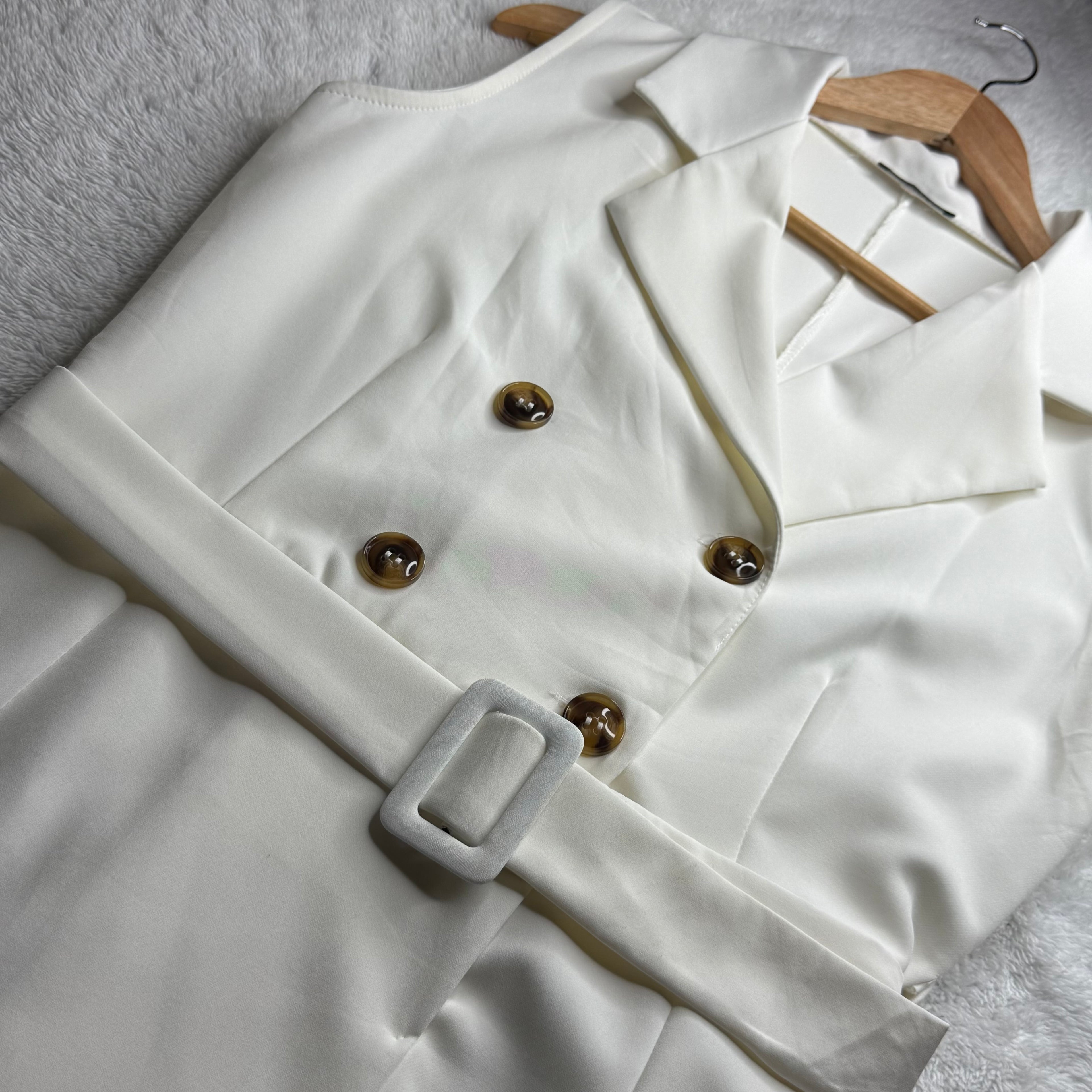 Boohoo White Sleeveless Blazer Dress with Belt