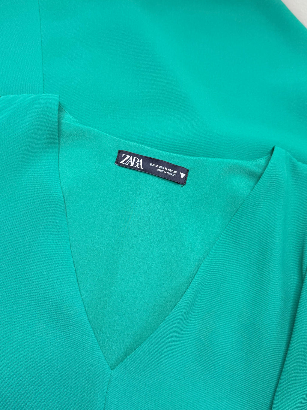 Zara Emerald Green V-Neck Puff Sleeve Shift Dress (Size M)