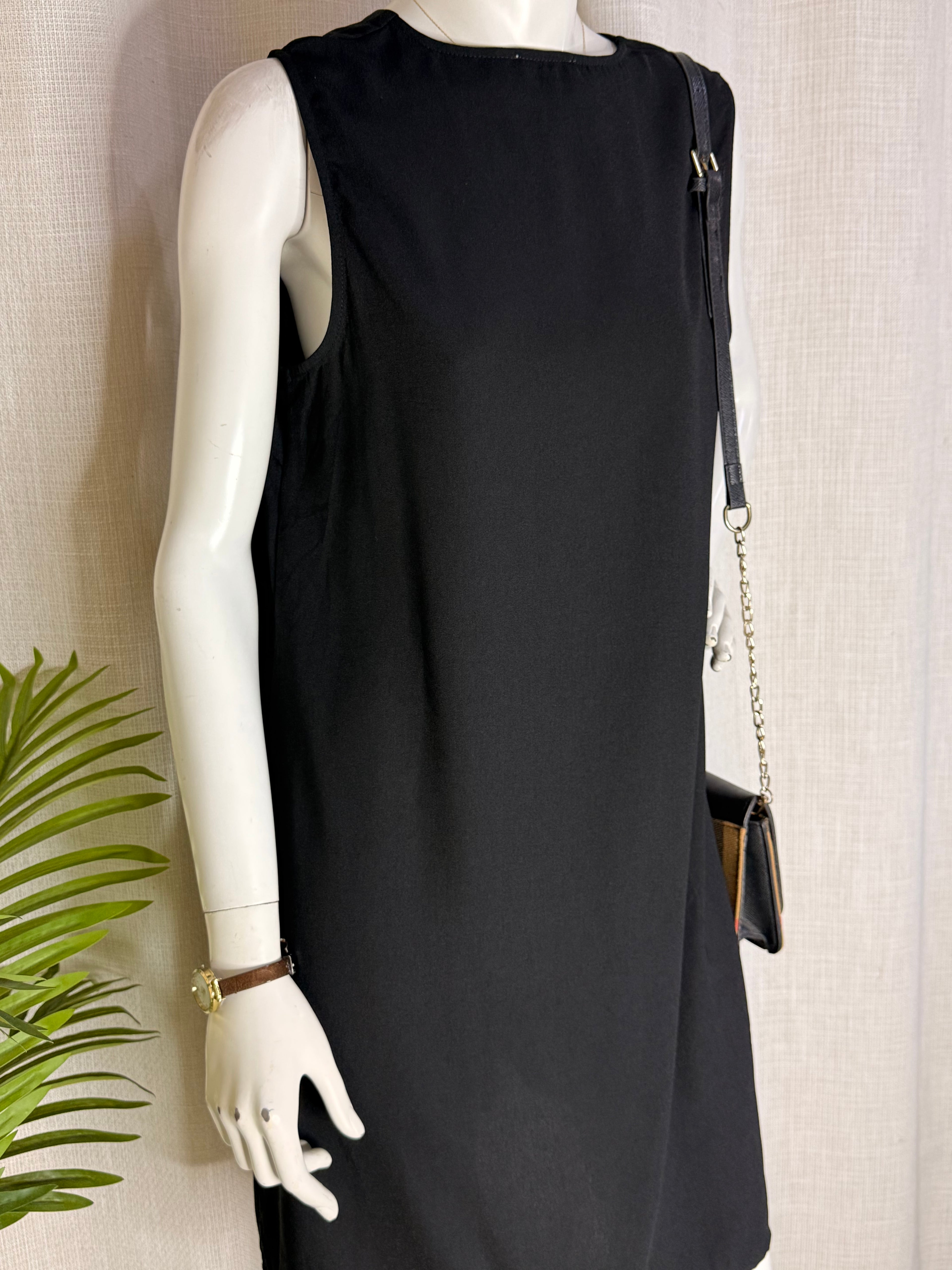ZALORA BASICS Sleeveless Crepe Shift Dress - Classic Black (Size XL)