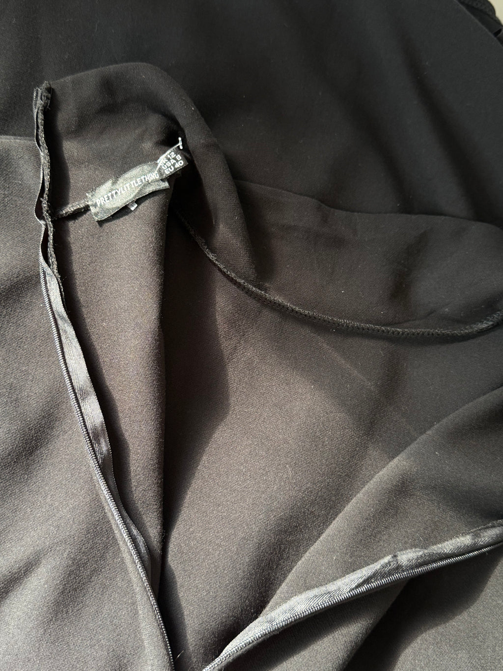 PrettyLittleThing Black High-Neck Tie-Waist Dress | UK 10 (Preloved)