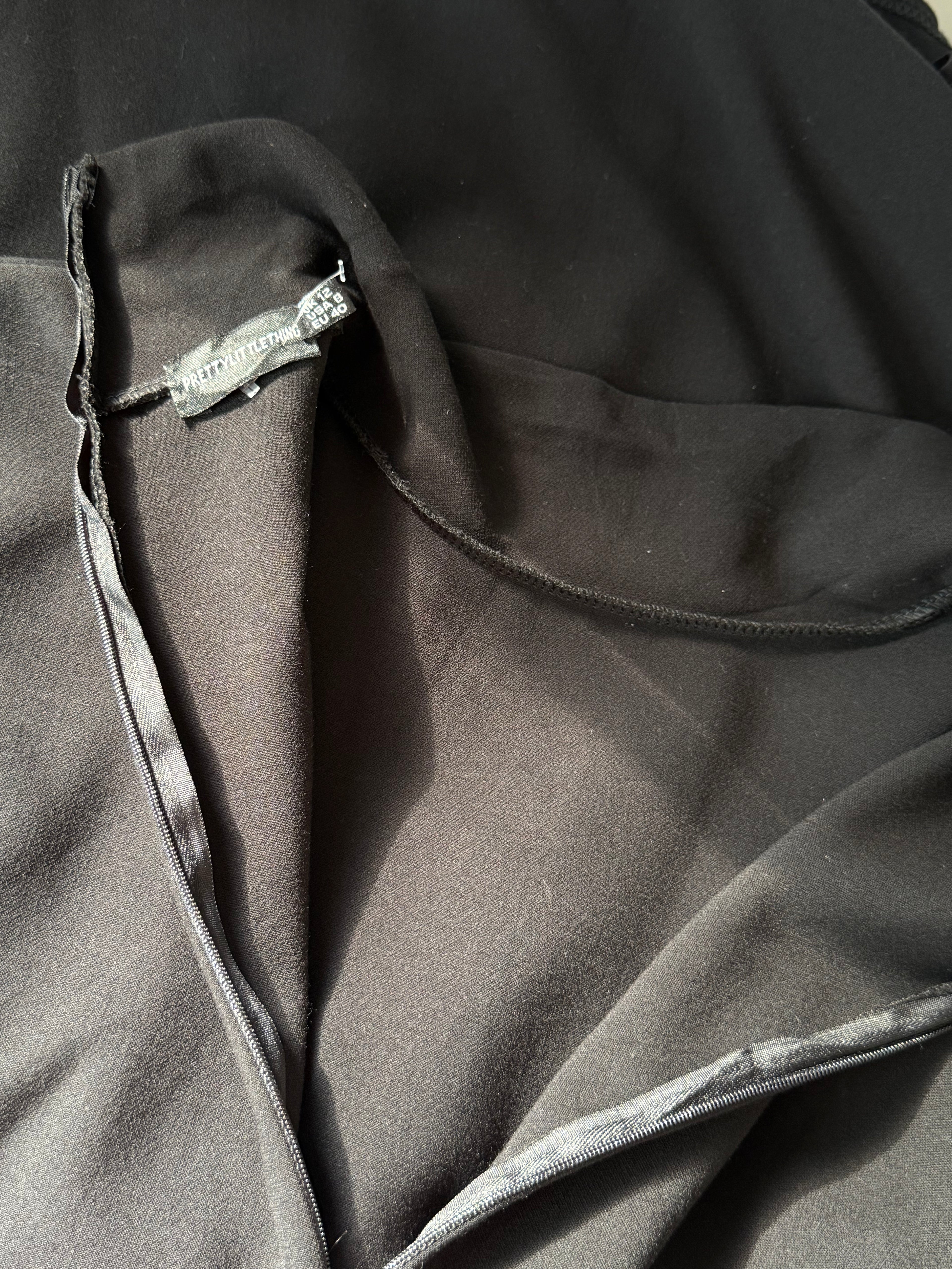 PrettyLittleThing Black High-Neck Tie-Waist Dress | UK 10 (Preloved)