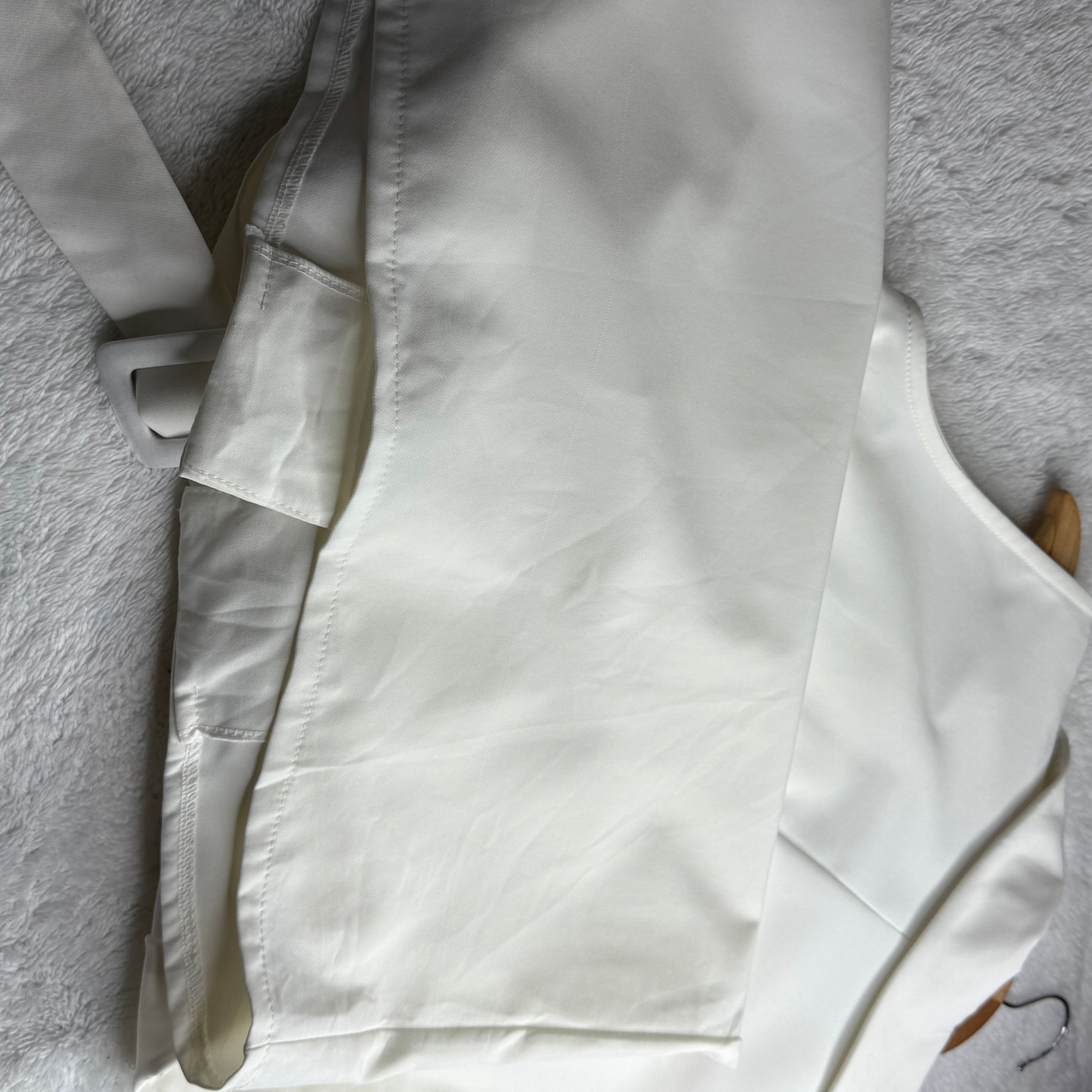 Boohoo White Sleeveless Blazer Dress with Belt