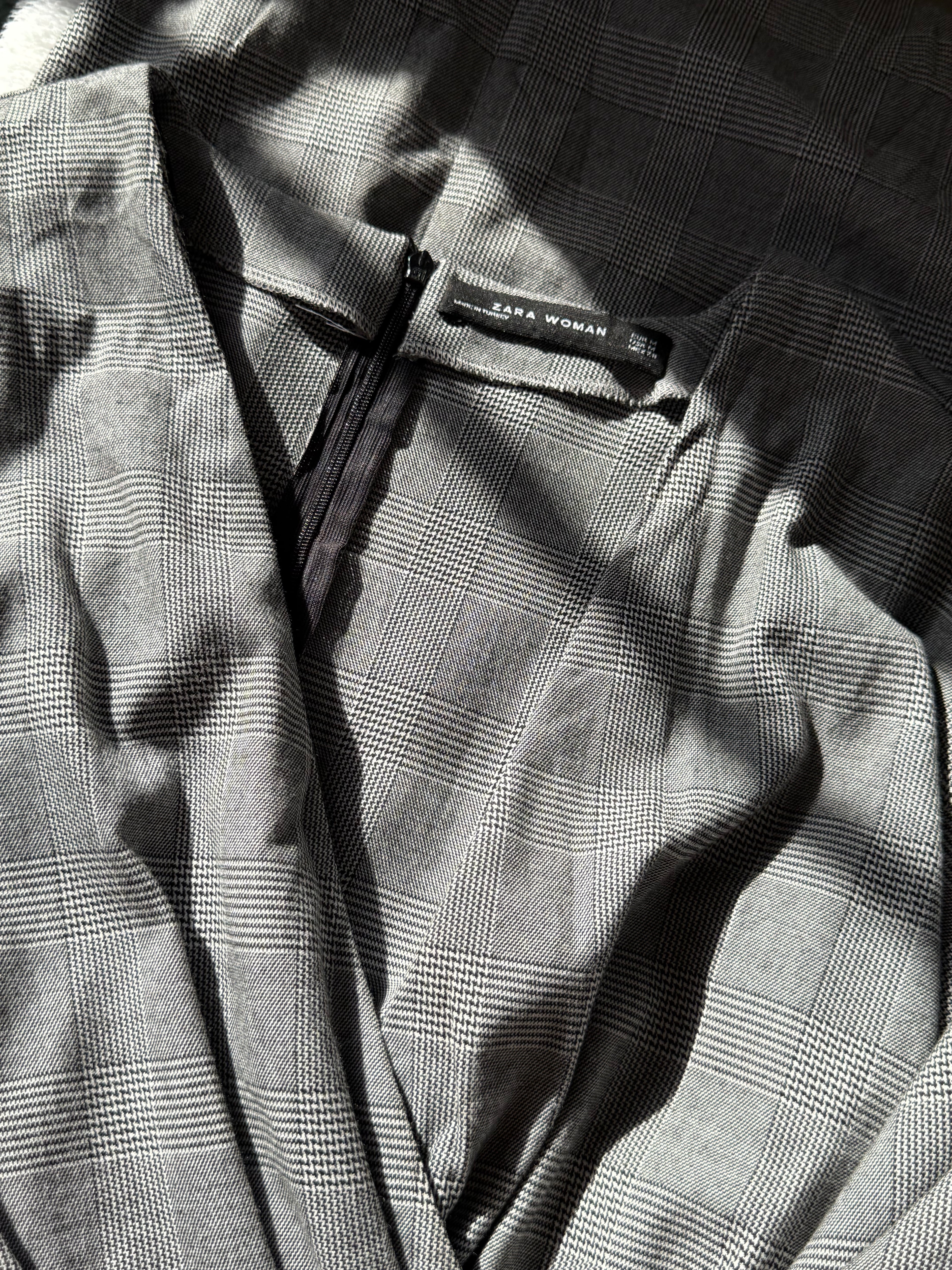 Iconic Preloved ZARA Statement Dress - Medium, Just 15 AED!