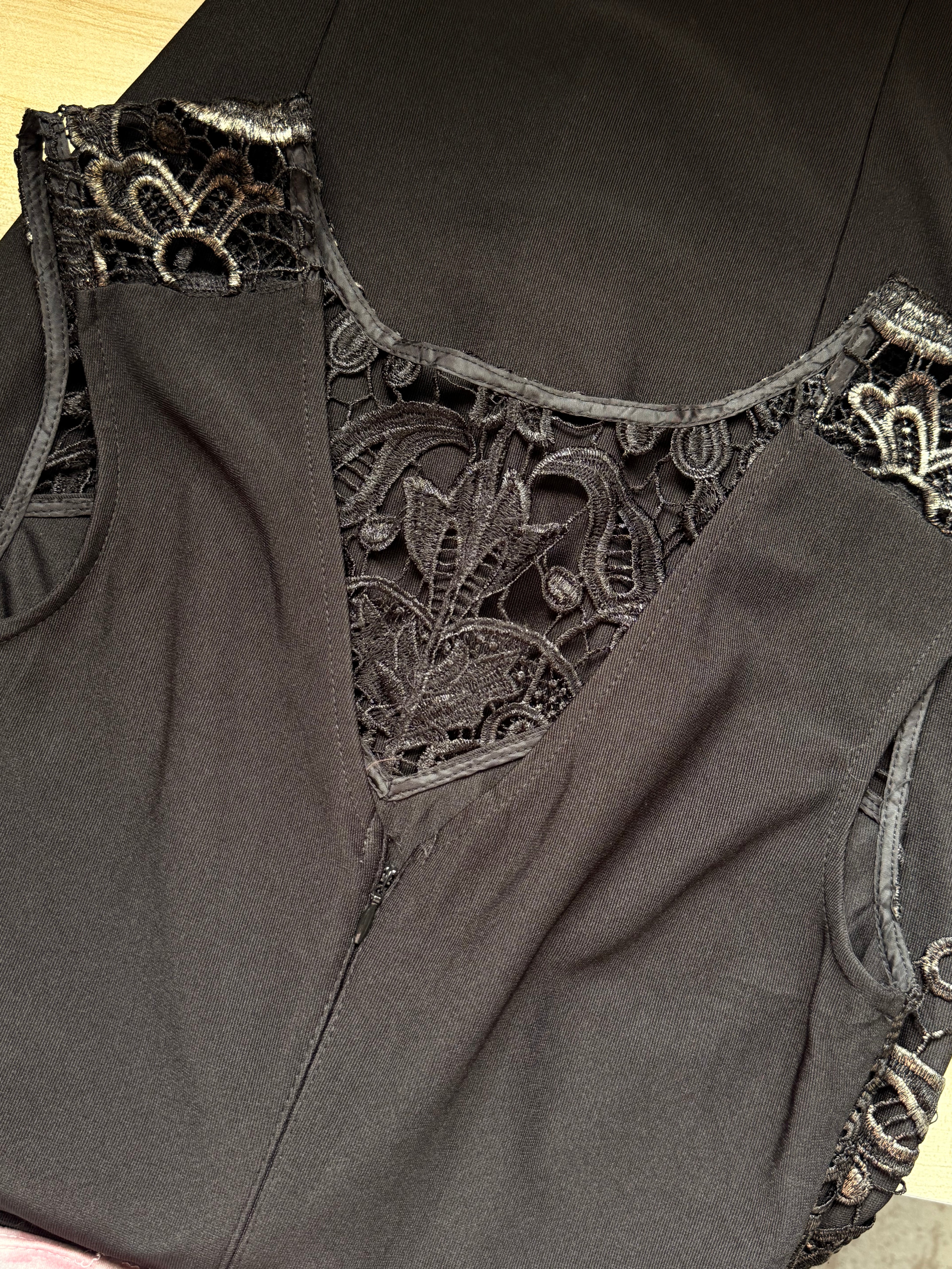 Lipsy London Black Embroidered Lace Bodycon Dress – Size S | Elegant Cocktail & Evening Dress
