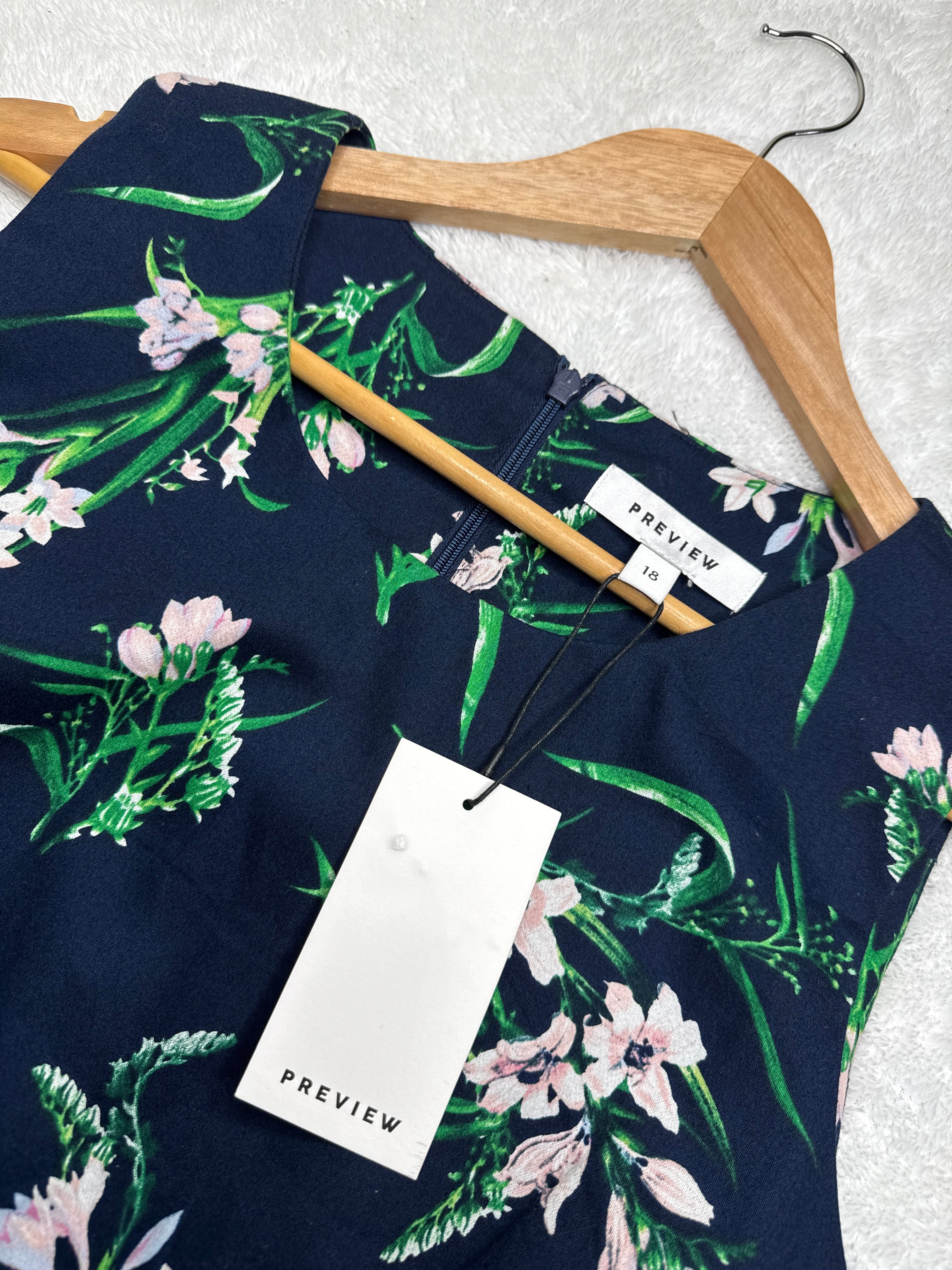 Chic Navy Floral Sleeveless Dress with Belt