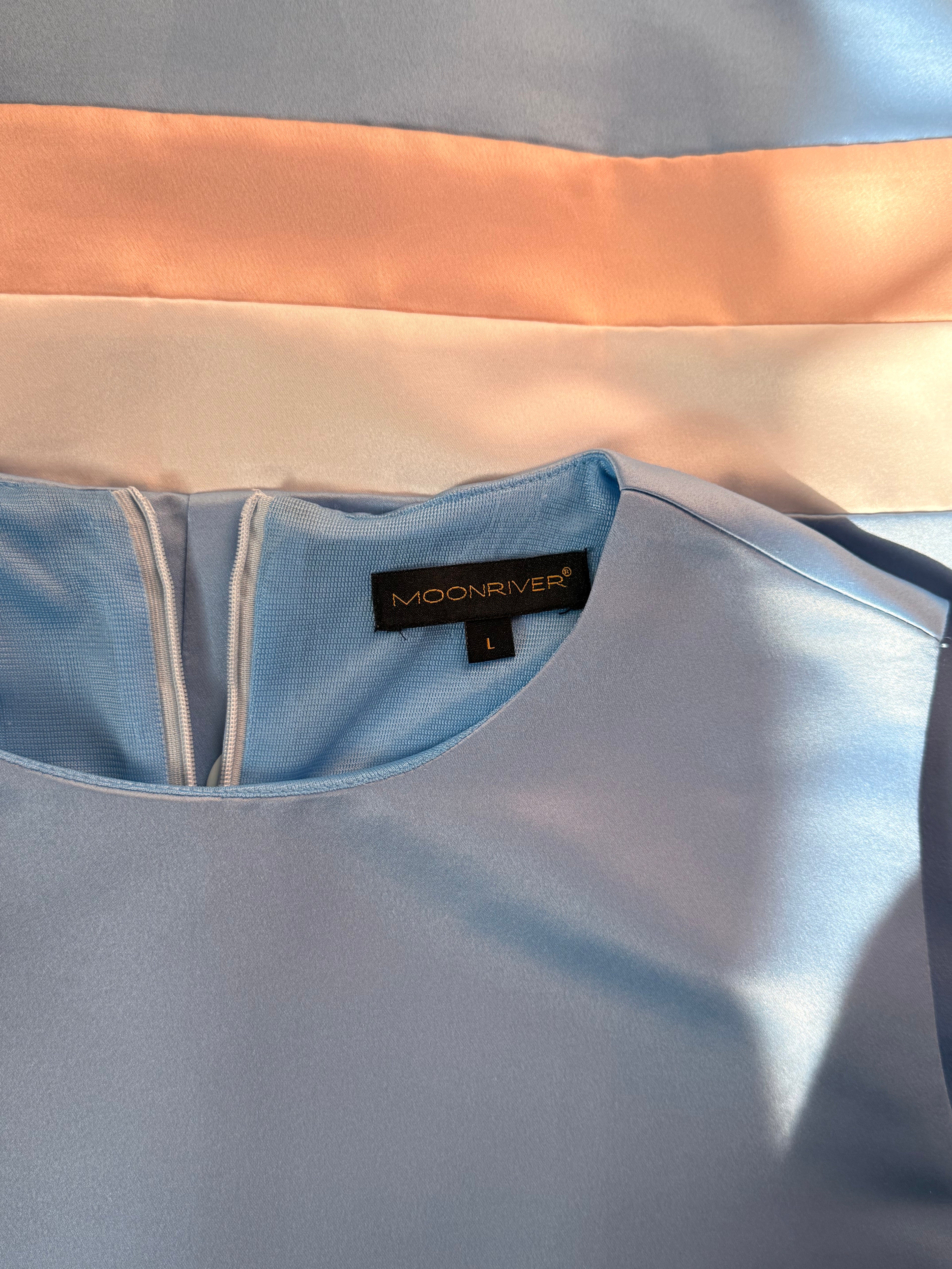 MOON RIVER Blue Satin Color-Block Shift Mini Dress - Size L