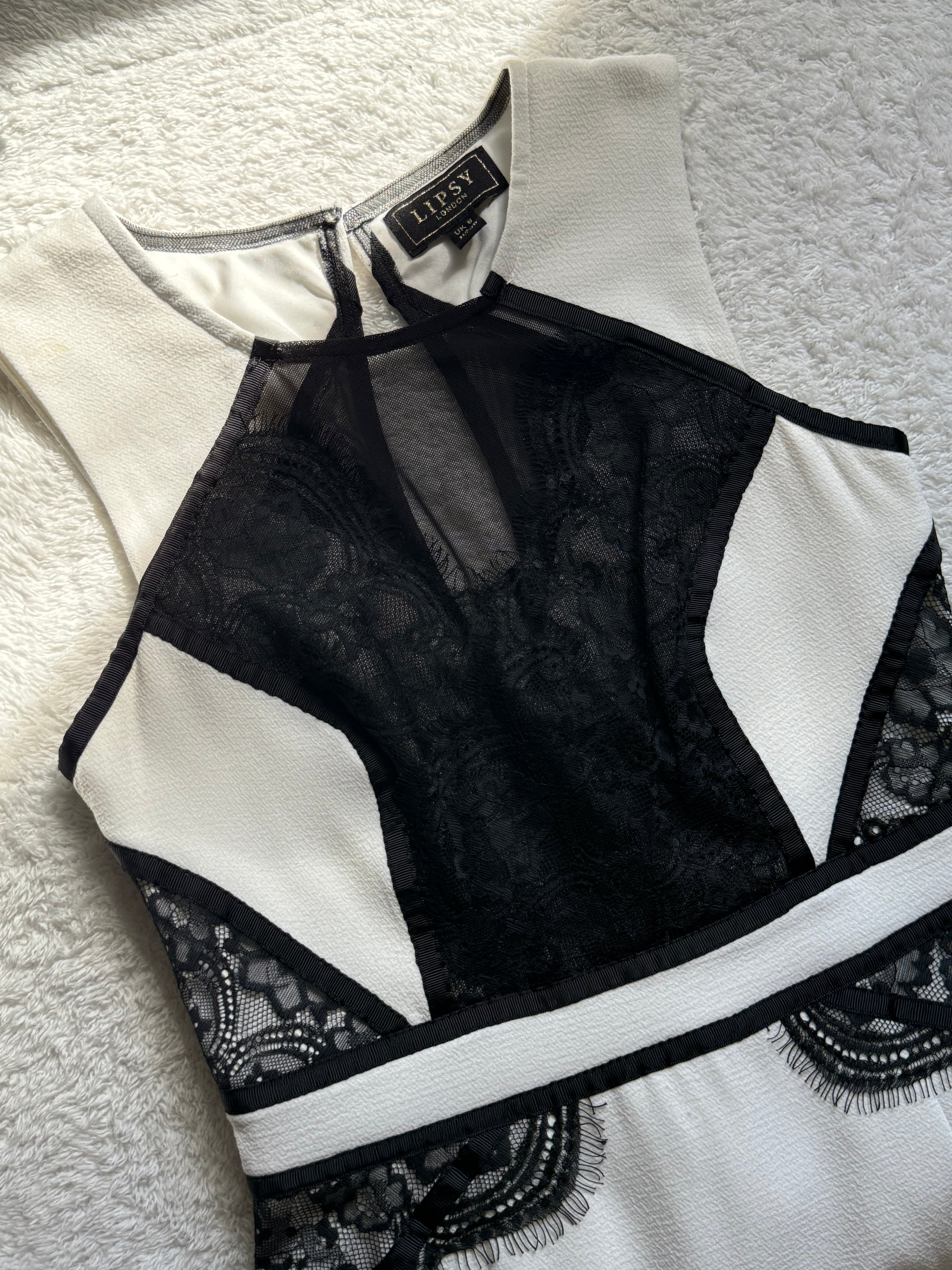 💖 Glamour for Less: LIPSY LONDON Lace Sheath Dress