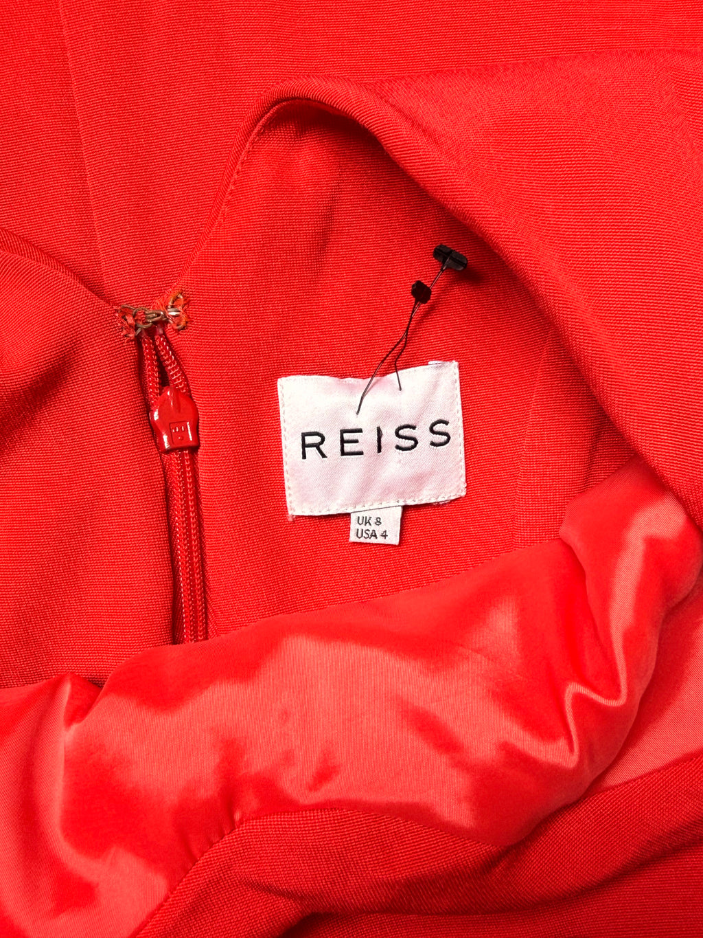 فستان كوكتيل REISS أحمر بياقة منسدلة | بلا أكمام غير متماثل ضيق | مقاس UK 8 / USA 4