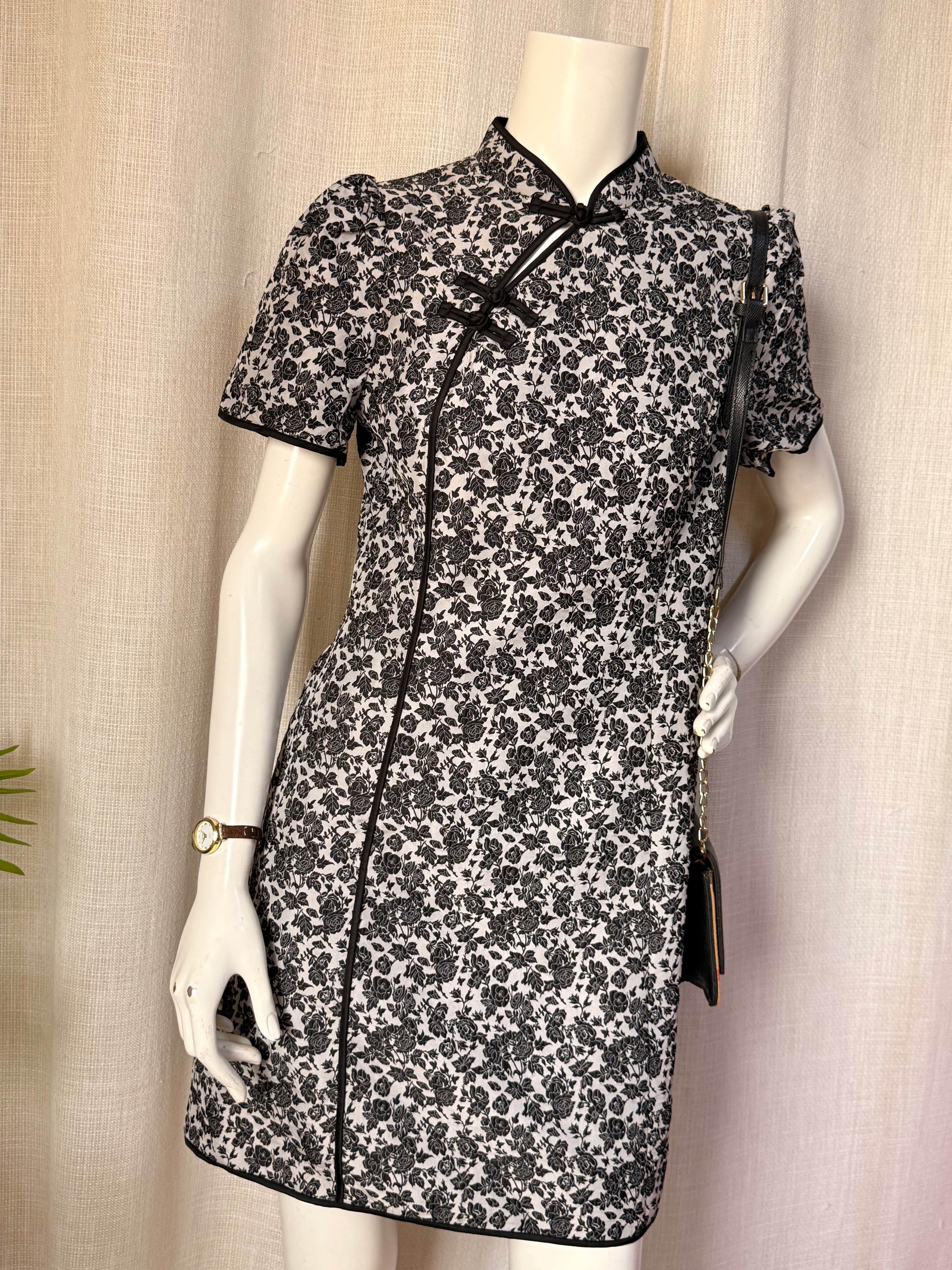 Goelia Black and White Floral Dress (Like New) UK 10 / Medium