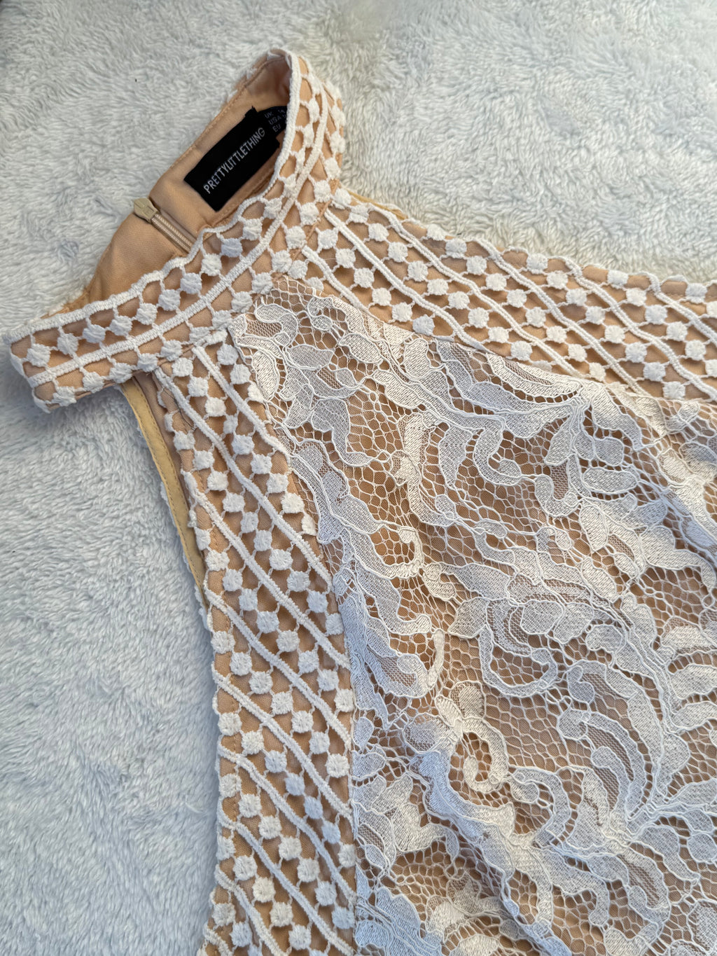 PrettyLittleThing Cream Lace Halterneck Bodycon Dress | UK 14