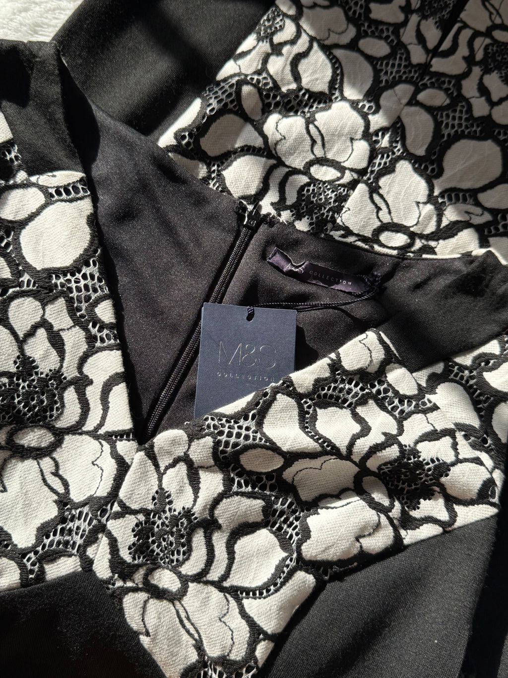 WITH TAG Classic M&S (Marks & Spencer) Floral Bodycon Dress - UK 10