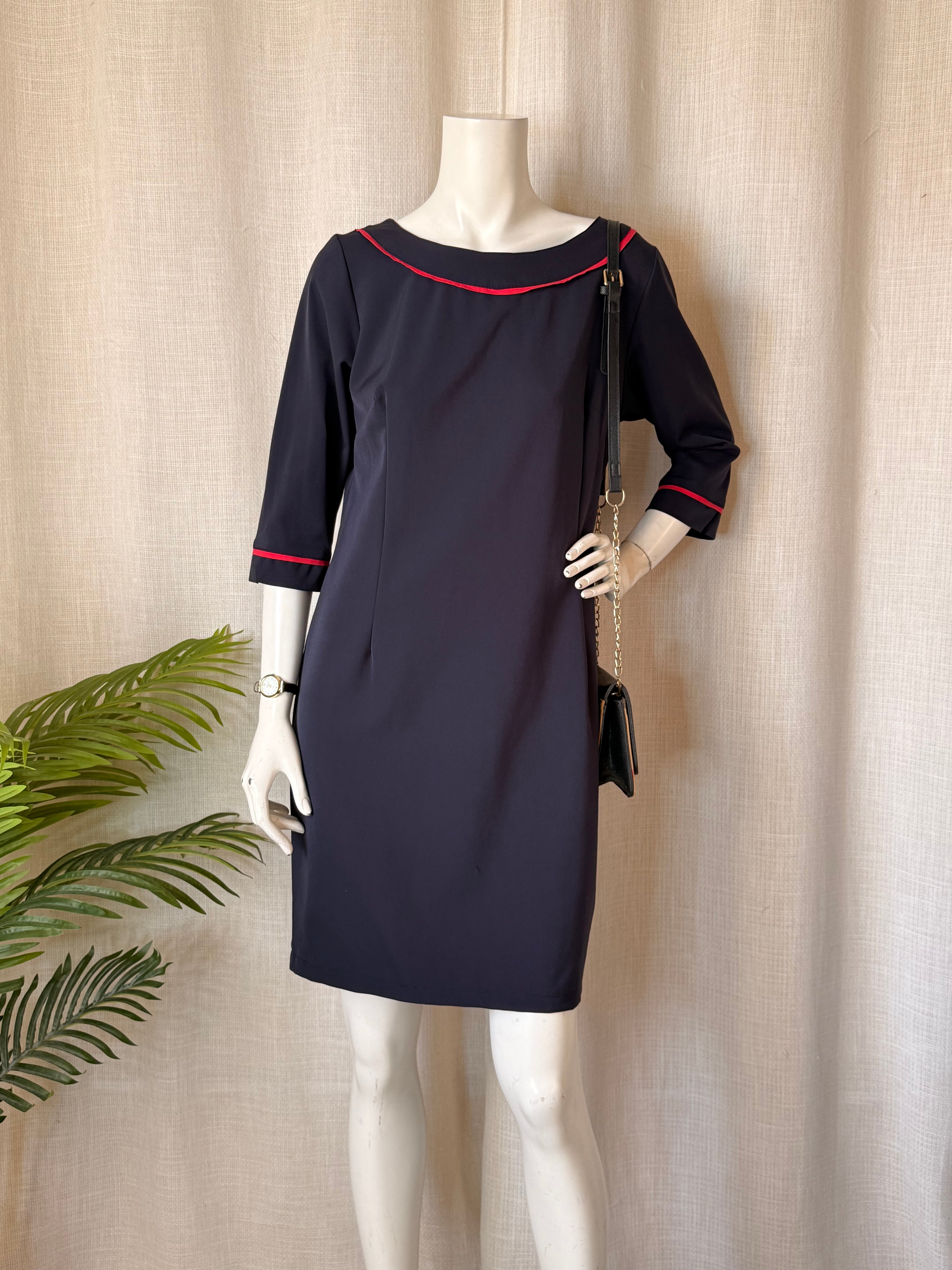 Avangard Navy Blue Boat-Neck Shift Dress with Red Piping – Size L/XL