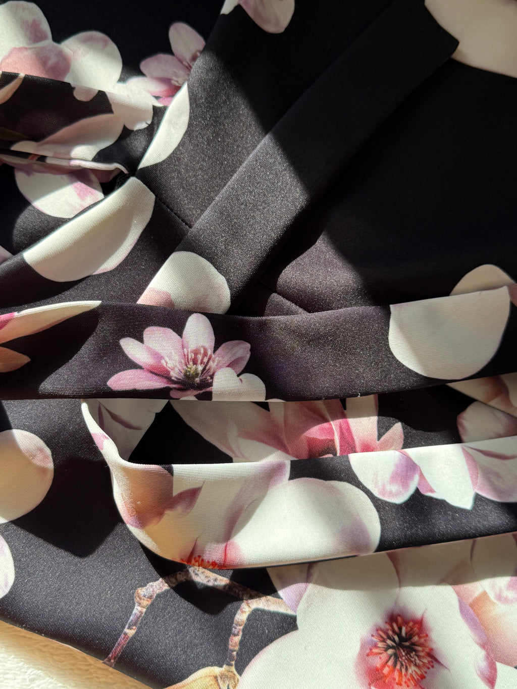 Elegant Preloved BOOHOO Floral Midi Dress - UK 8 for 25 AED!