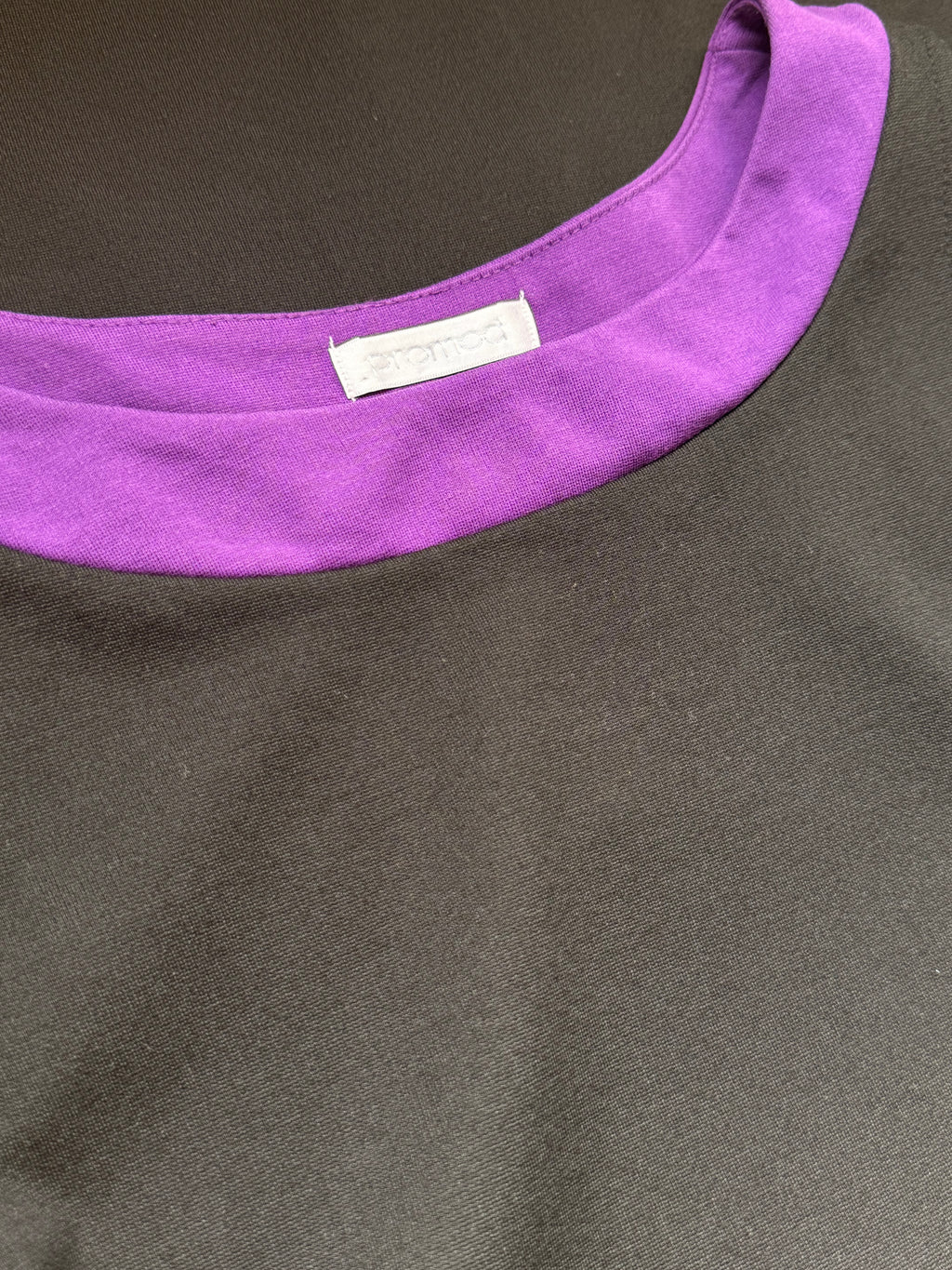 PROMOD Retro Color-Block Trim Sleeveless Shift Dress - Black & Purple (Size S / M)