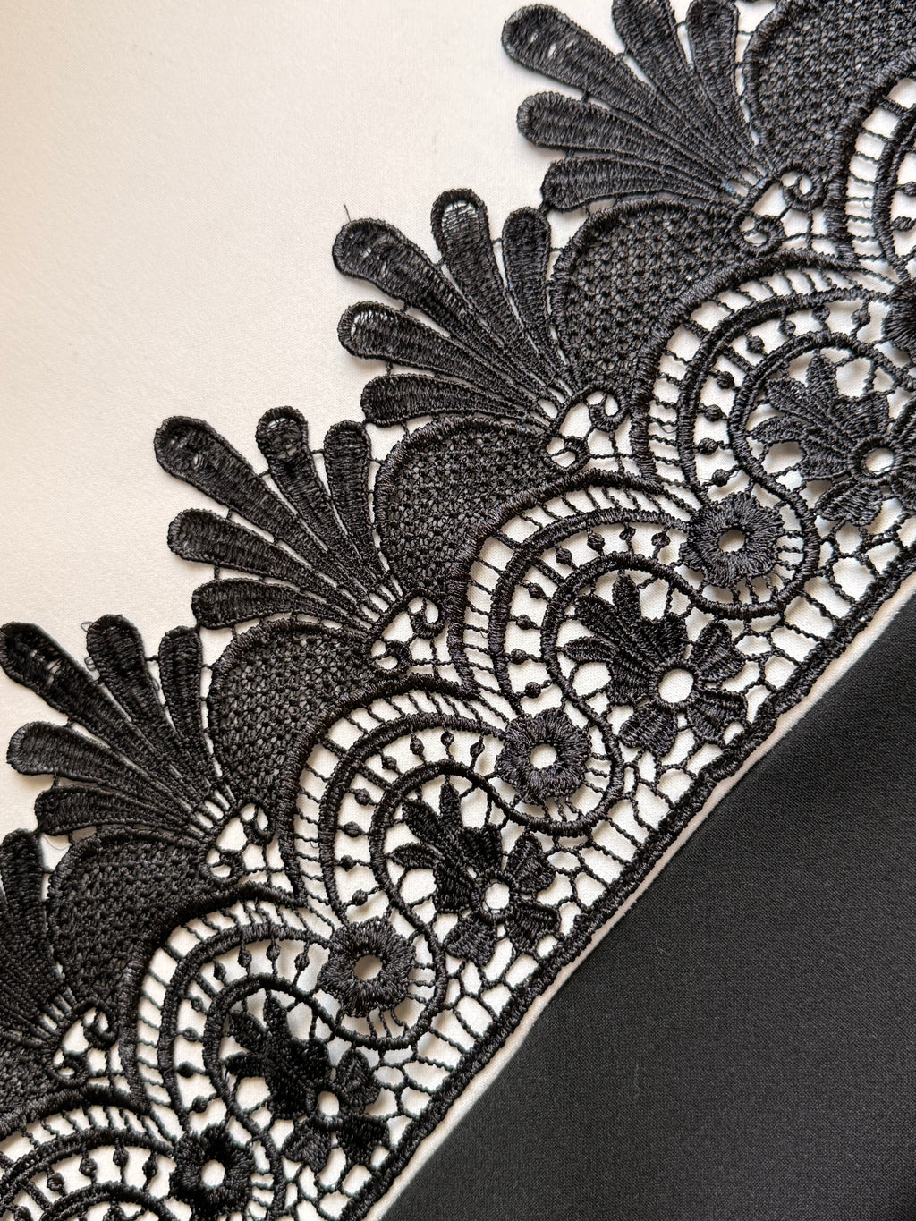 Want That Dress Monochrome Lace Waist Midi Dress – Size L
