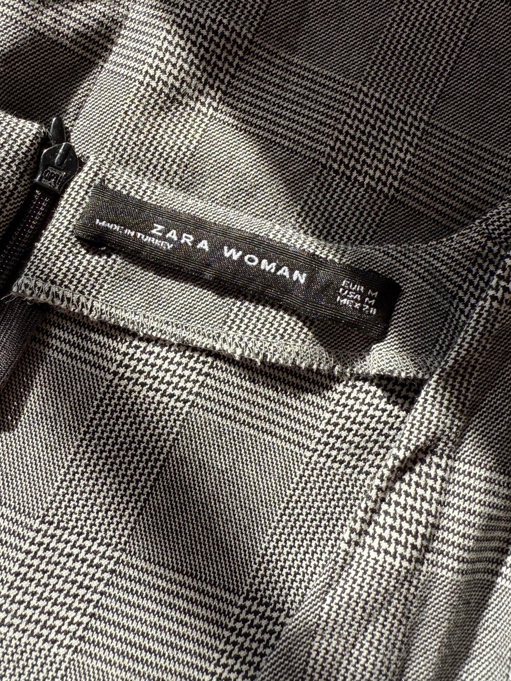 Iconic Preloved ZARA Statement Dress - Medium, Just 15 AED!